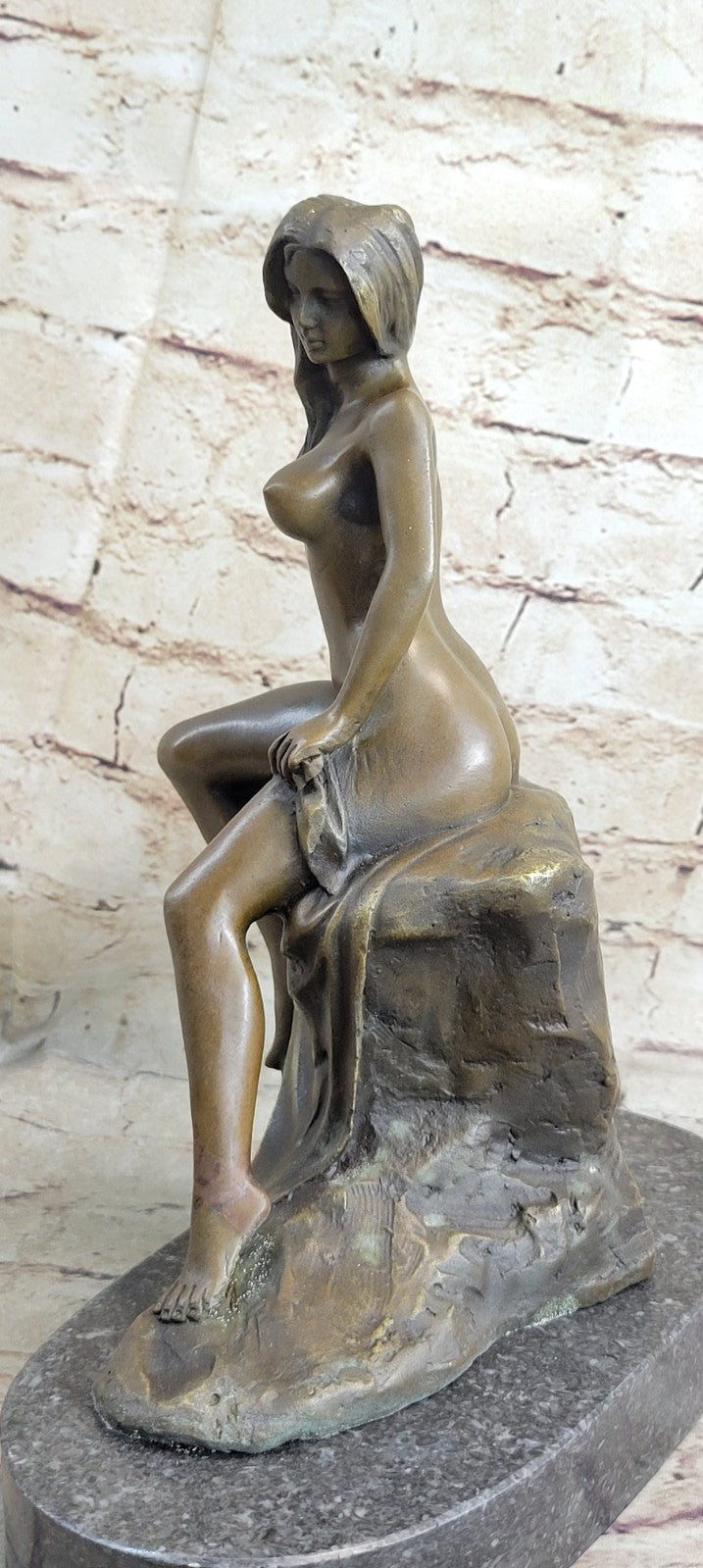 European Bronze Nude Woman Statue – Elegant Sitting Girl Sculpture for Men’s Dorm & Home Decor