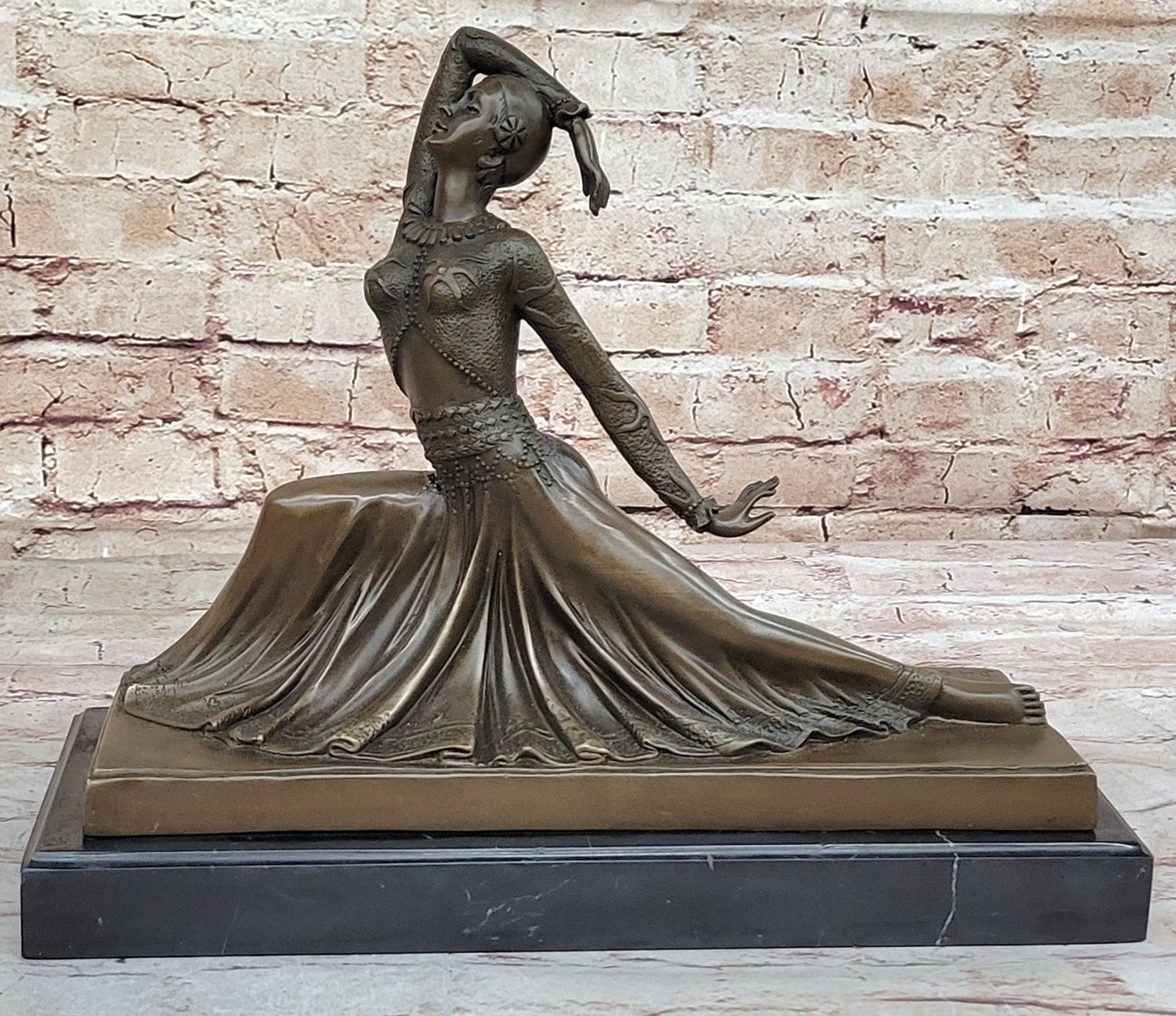 Detailed Elegance: Chiparus`s Genuine Bronze Statue - Museum Quality Artwork