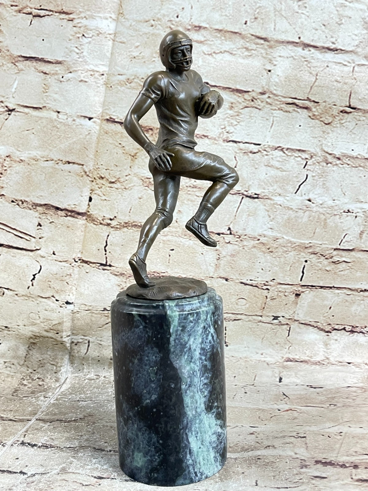 Bronze Sculpture Collectible Statue Sports 100% Football Player Hot Cast Décor