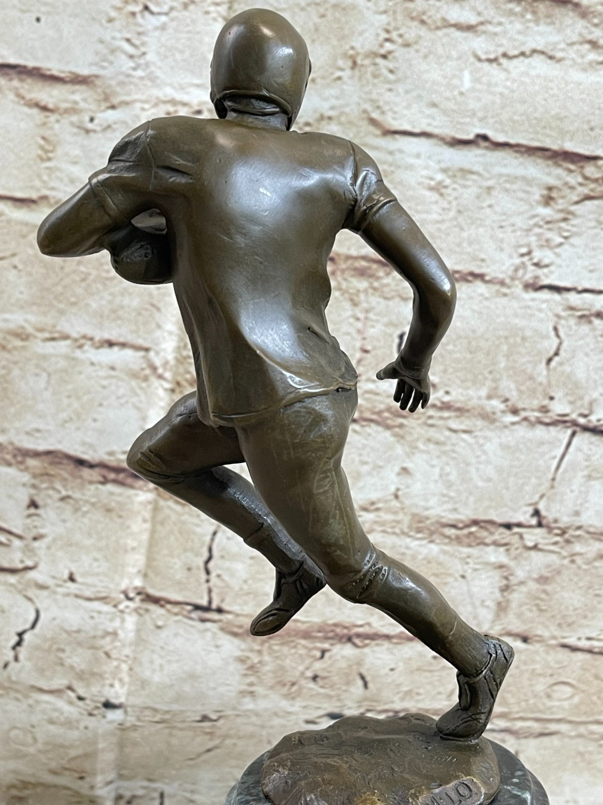 Bronze Sculpture Collectible Statue Sports 100% Football Player Hot Cast Décor