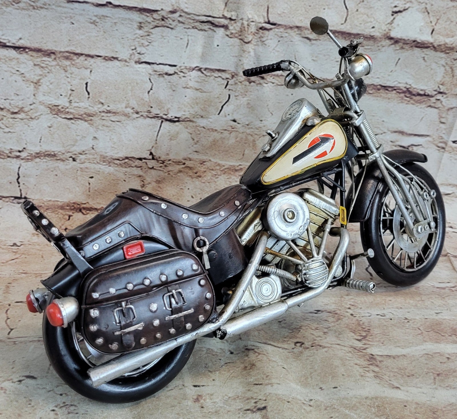1: 8 Scale Retro Tinplate 1979 Harley Davidson Motorcycle Model FXSTS Artwork