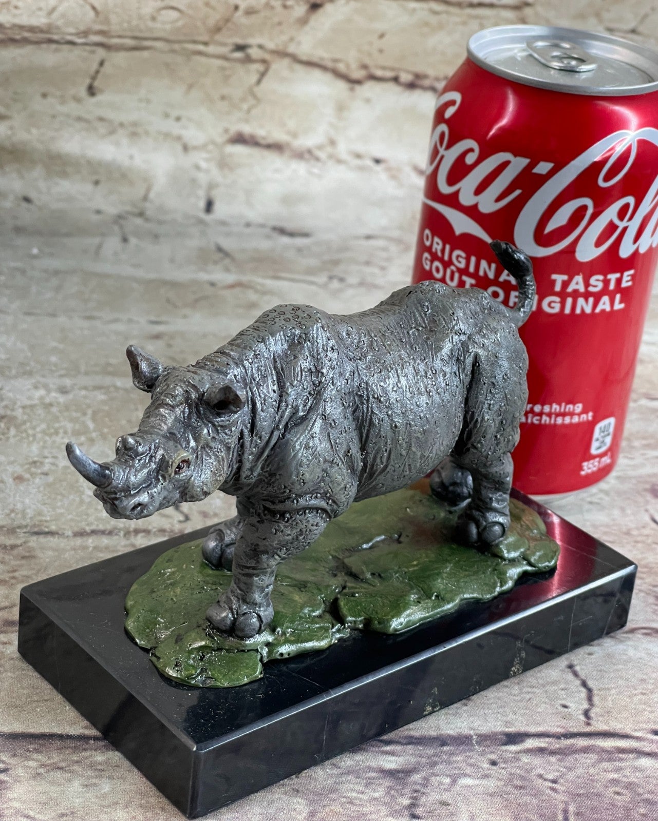 Stunning and Lifelike Bronze Rhino Sculpture by Dali Hot Cast Figurine Figure