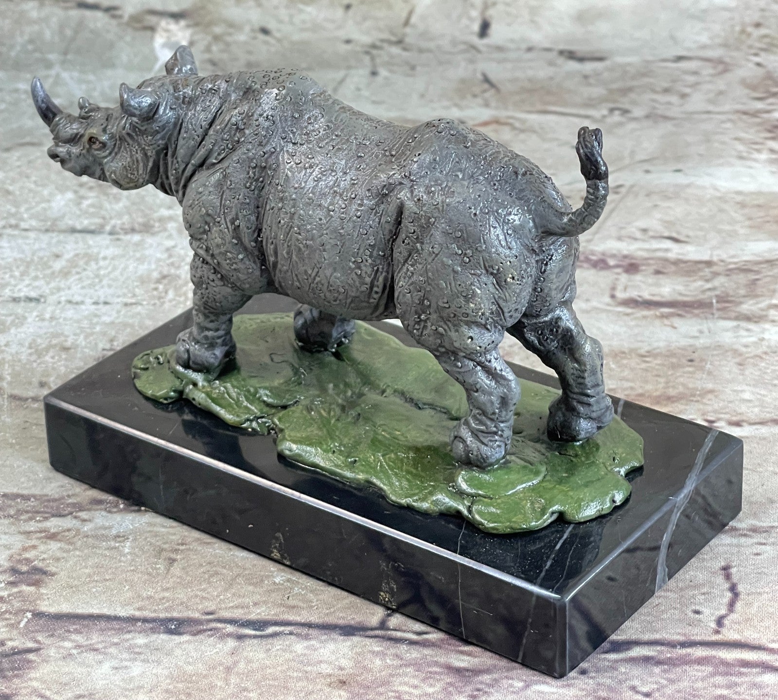 Stunning and Lifelike Bronze Rhino Sculpture by Dali Hot Cast Figurine Figure