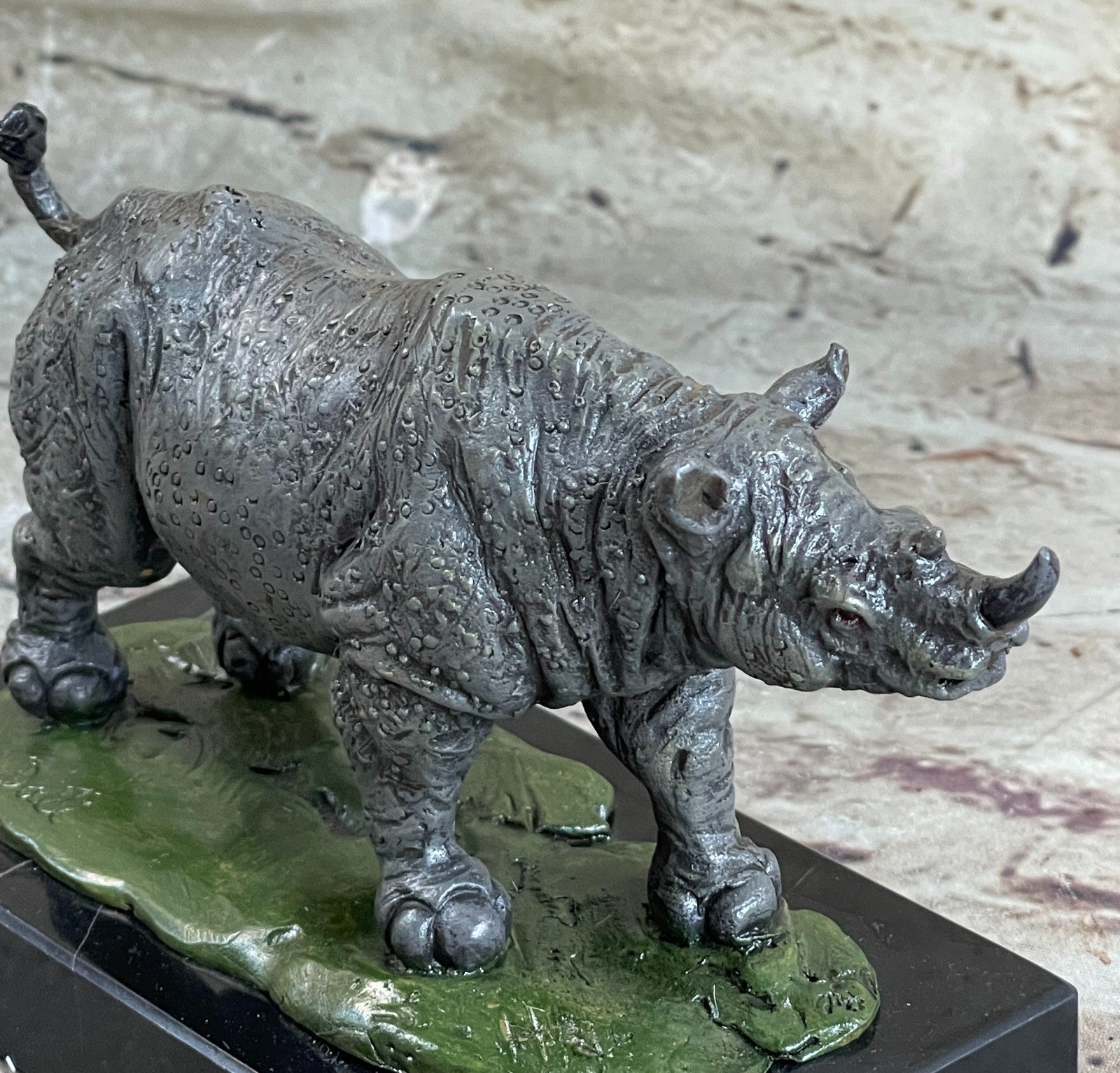 Stunning and Lifelike Bronze Rhino Sculpture by Dali Hot Cast Figurine Figure