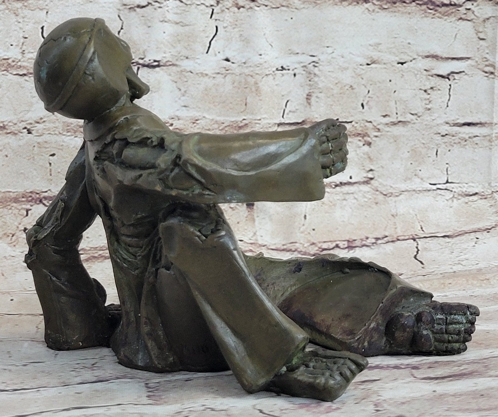 Skeleton Laying Wine Holder Bronze Statue Sculpture Figurine Home Deco Figure