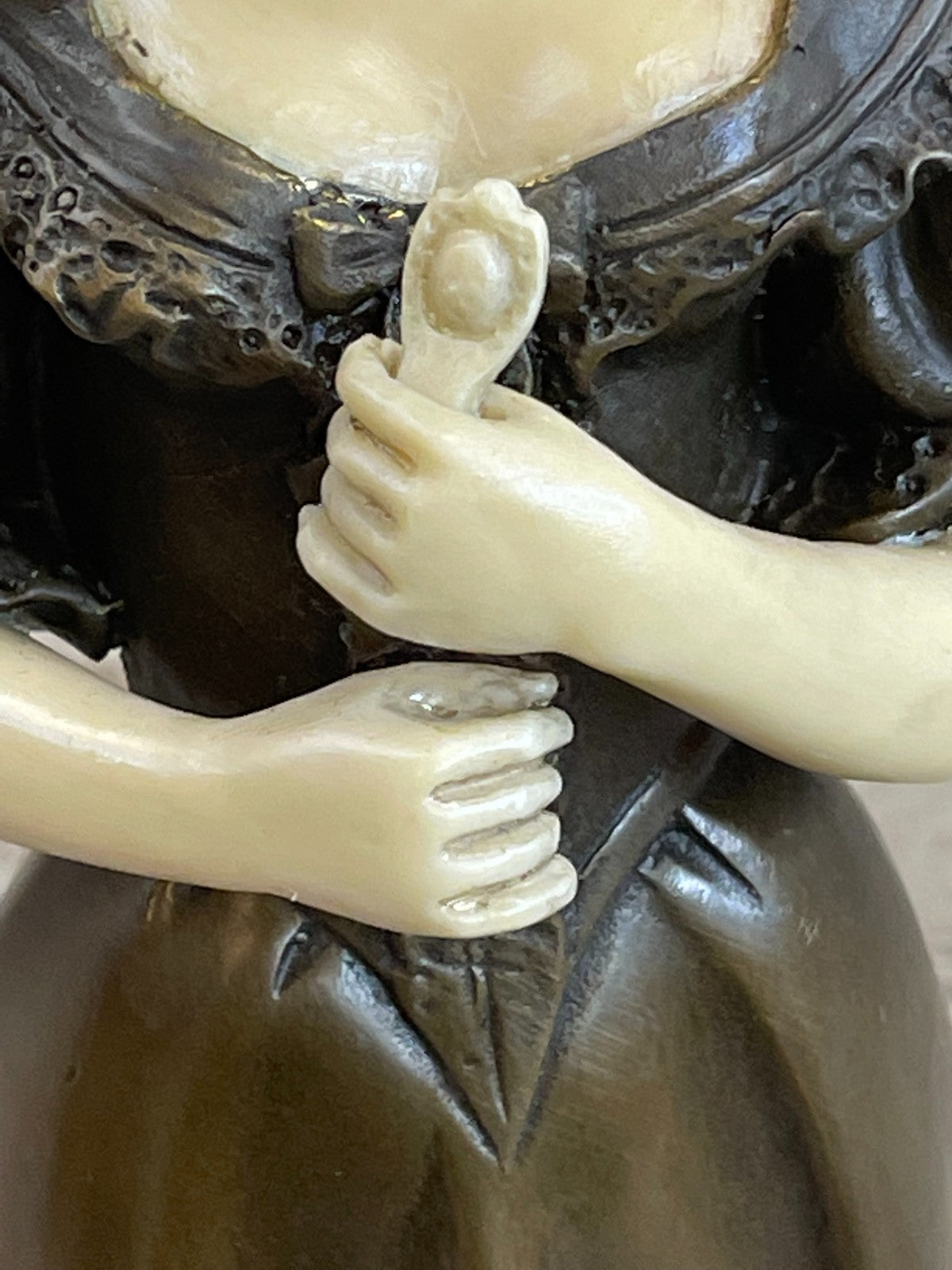 Hot Cast Vienna Female Victorian Style Bronze Sculpture Signed Carrier Figure