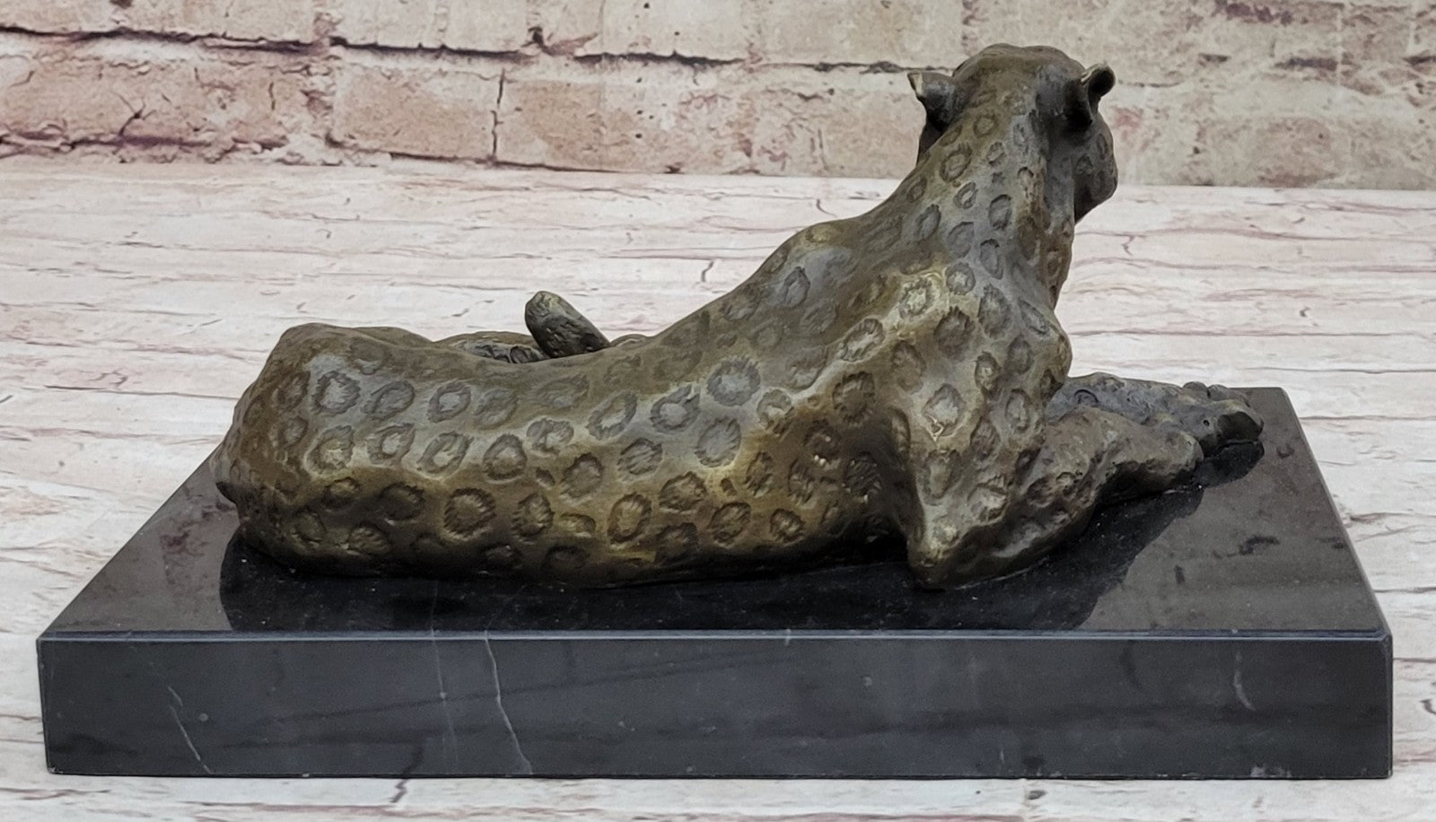 Stunning Art Deco Wildlife Sculpture in Bronze, Depicting a Powerful Cheetah, Masterpiece Figurine