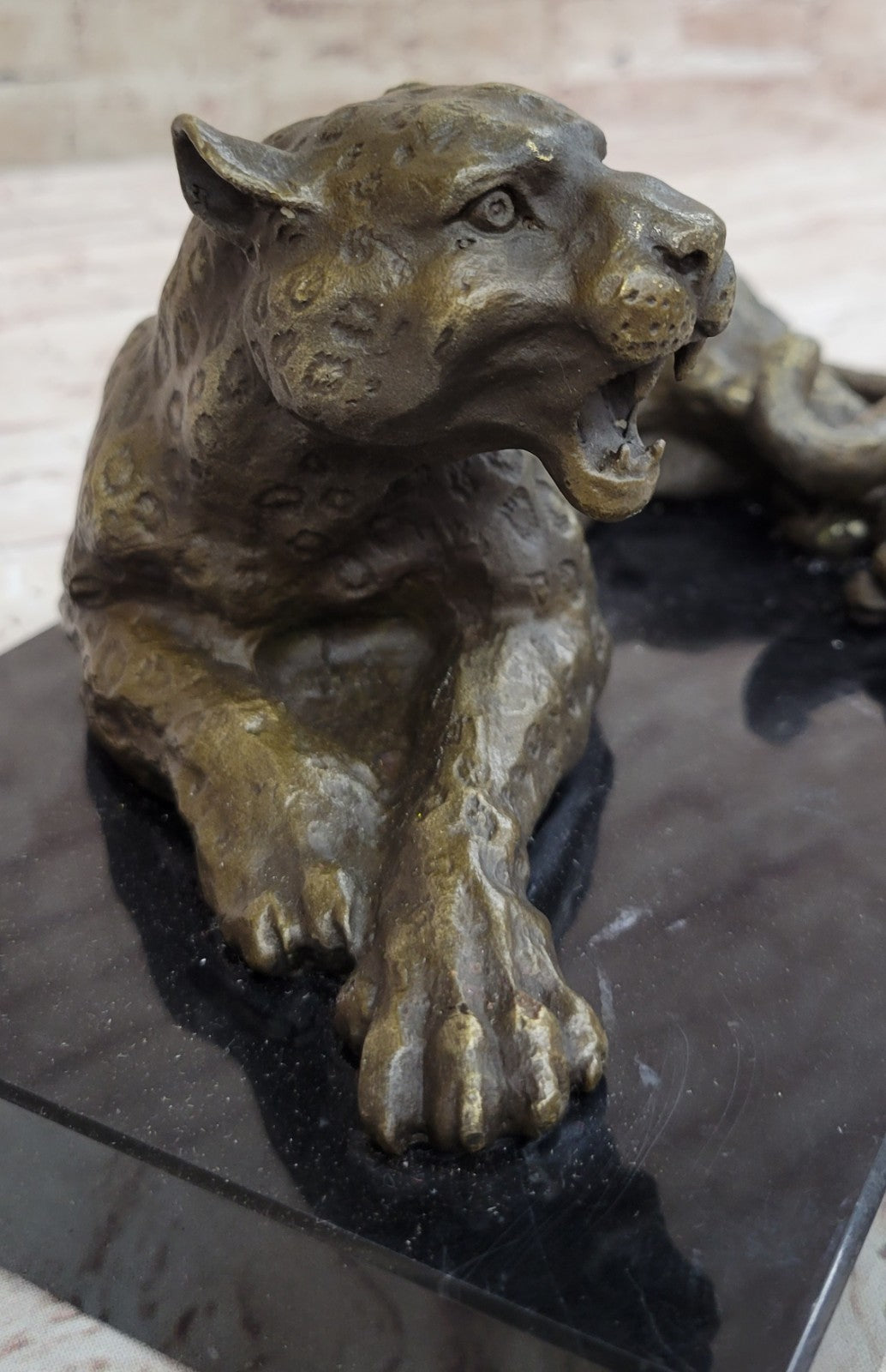Stunning Art Deco Wildlife Sculpture in Bronze, Depicting a Powerful Cheetah, Masterpiece Figurine
