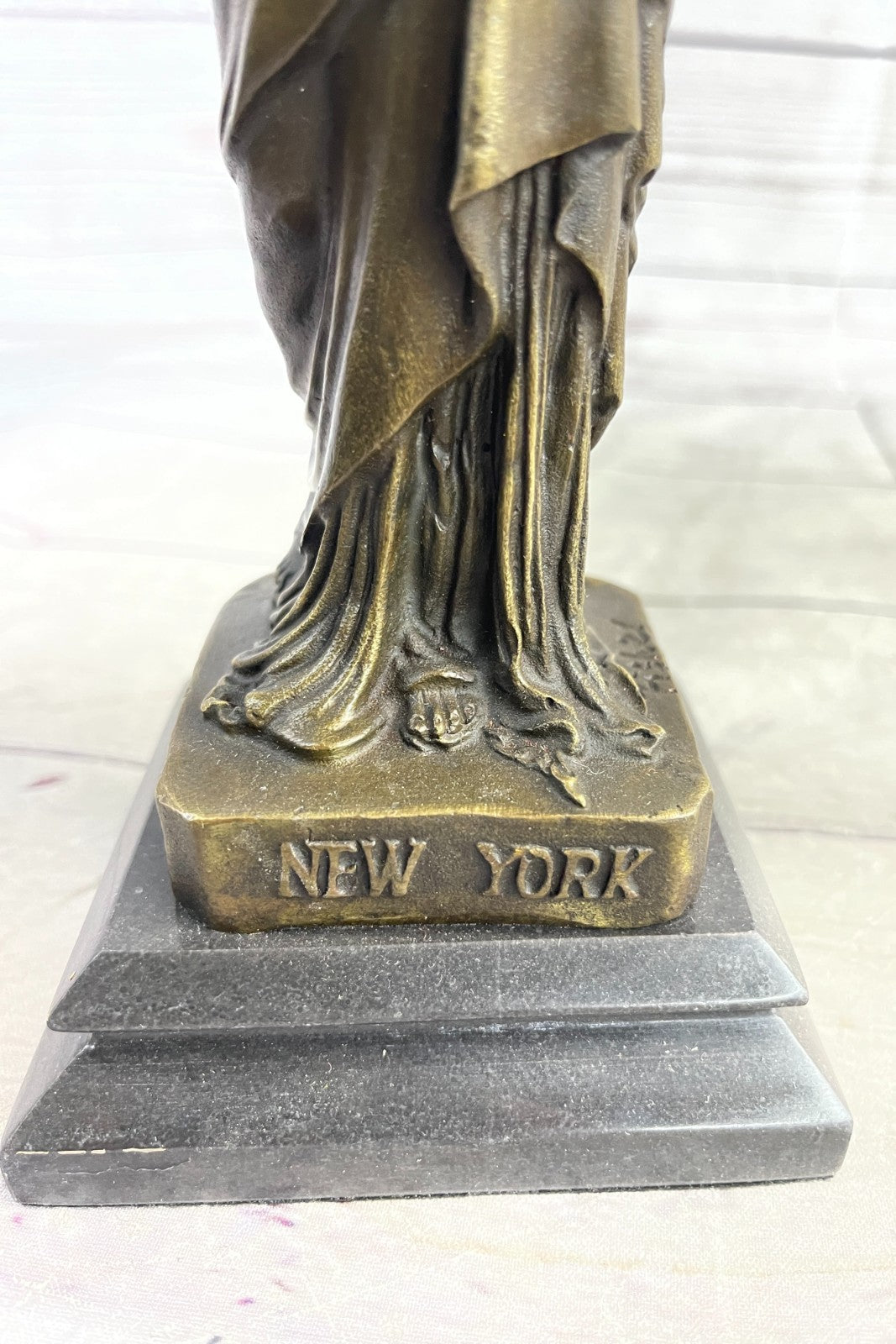 Fisher New York`s Hot Cast Bronze Sculpture: Statue of Liberty NYC Memorabilia Figurine