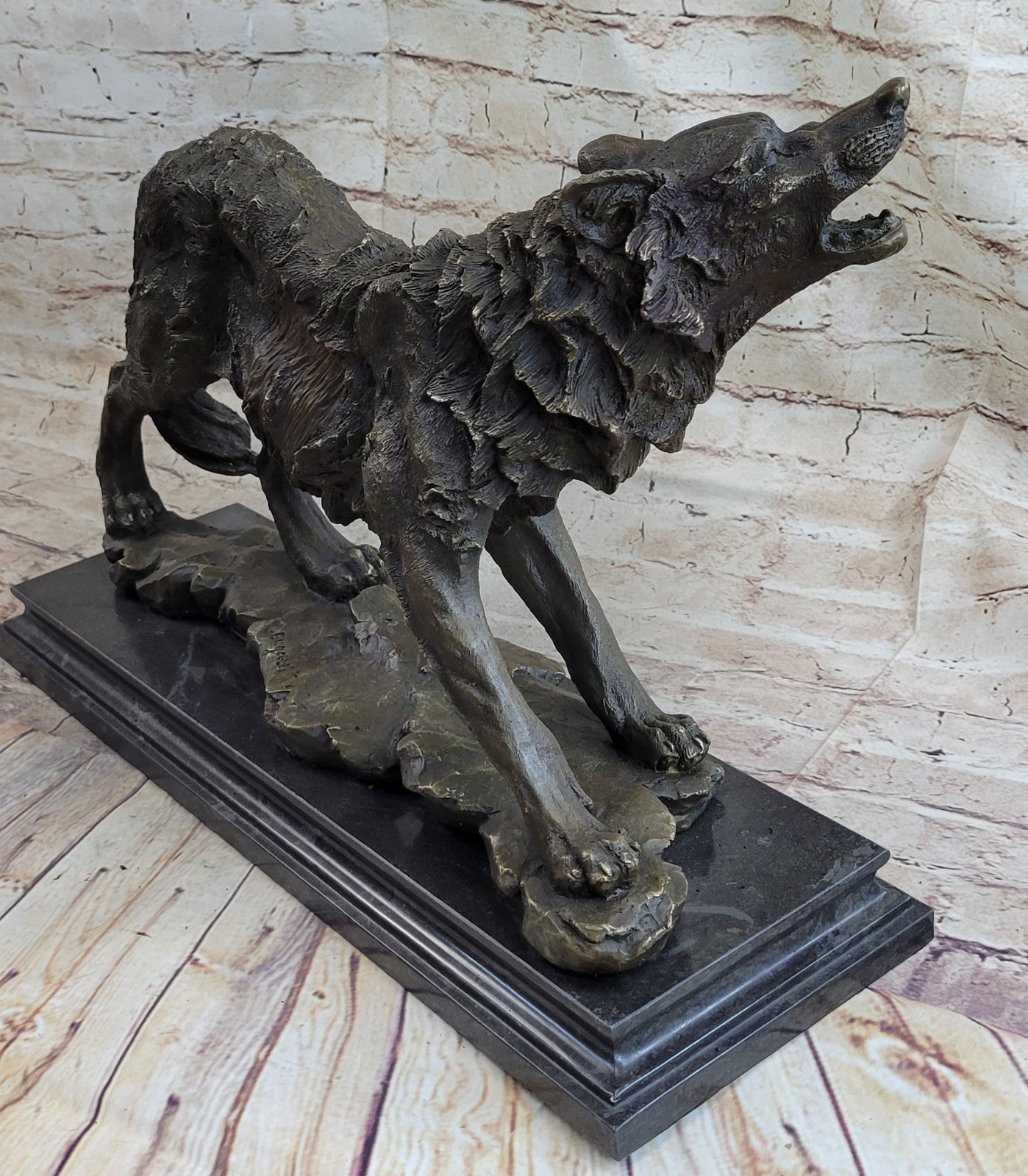 Larger Size Howling Wolf Bronze Sculpture By European Bronze Finery Artwork