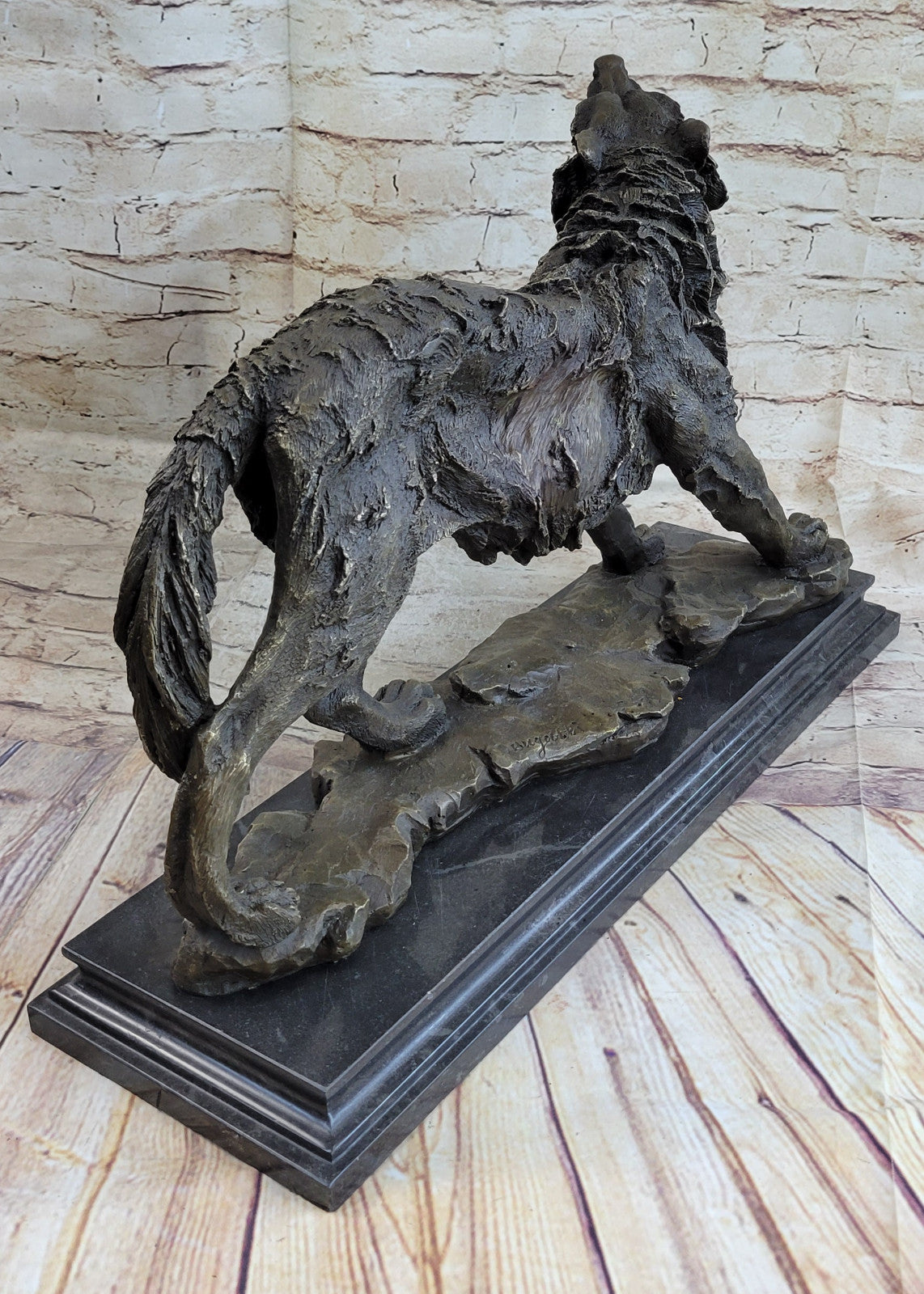 Larger Size Howling Wolf Bronze Sculpture By European Bronze Finery Artwork