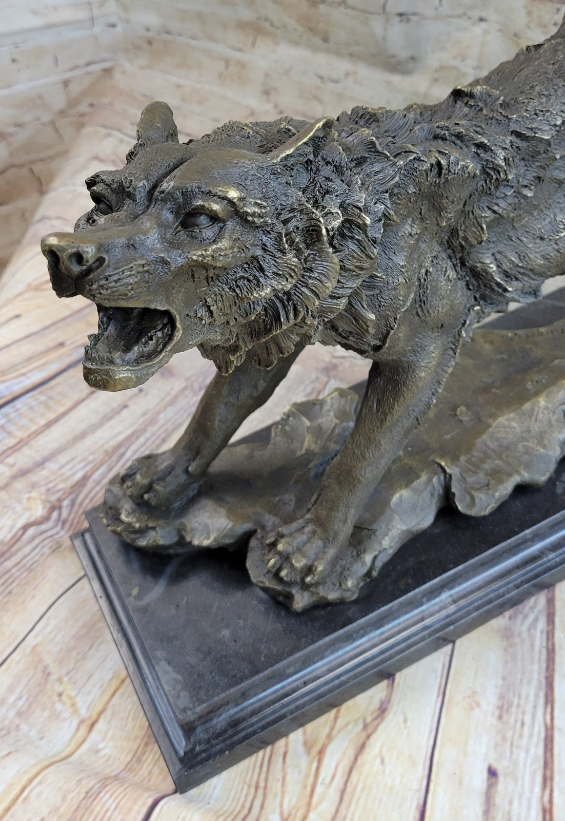 Larger Size Howling Wolf Bronze Sculpture By European Bronze Finery Artwork