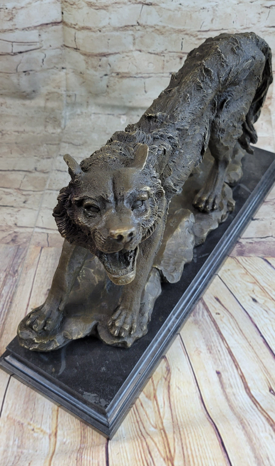Larger Size Howling Wolf Bronze Sculpture By European Bronze Finery Artwork
