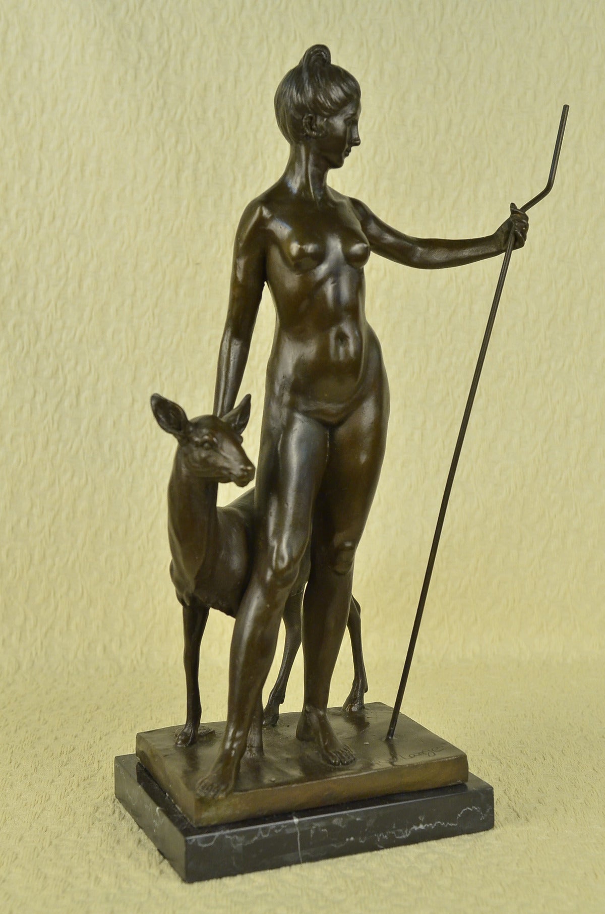 Bronze of "Diana Chasseresse or The Diana of Versailles Hot Cast Classic Artwork