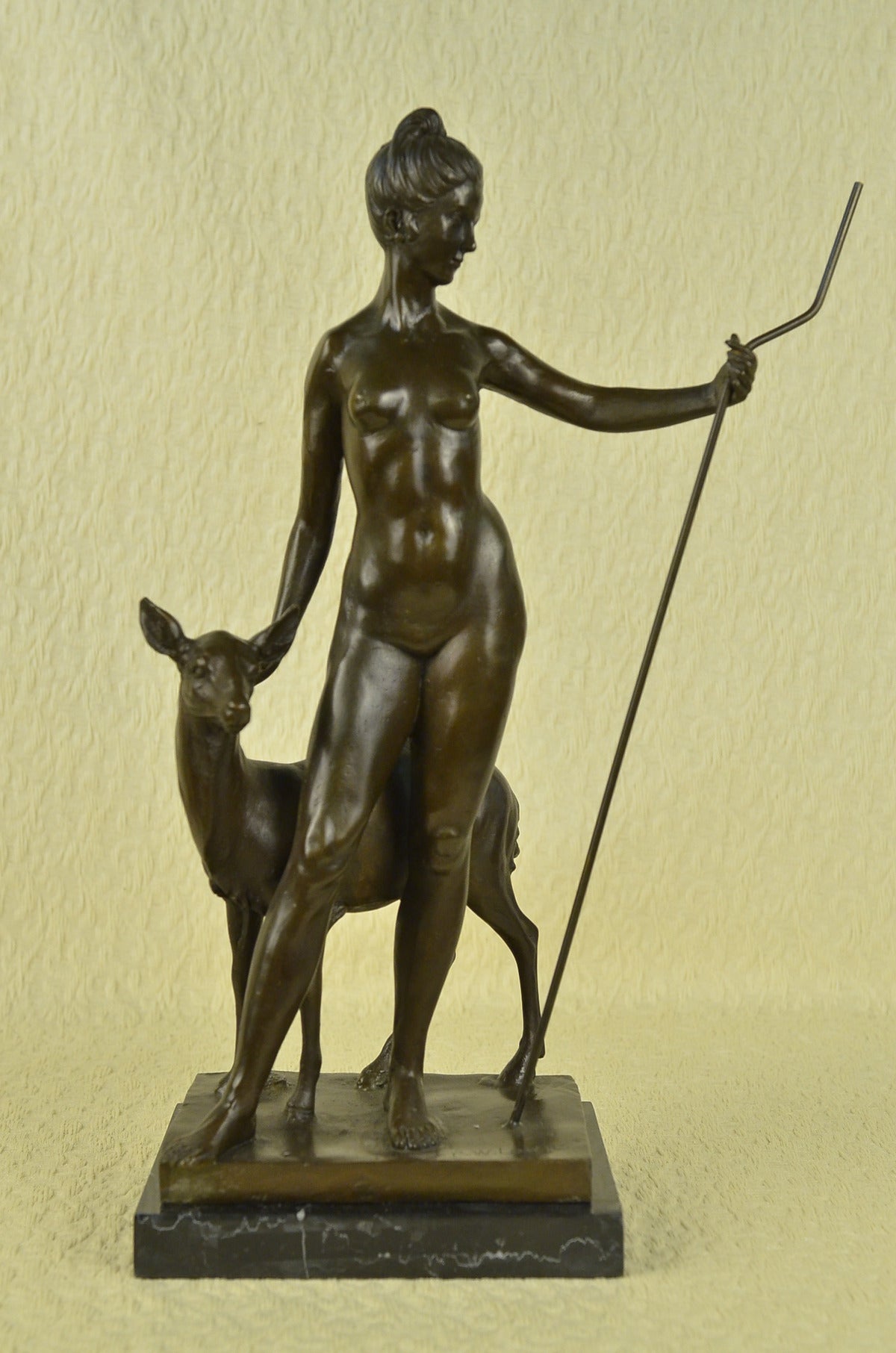 Bronze of "Diana Chasseresse or The Diana of Versailles Hot Cast Classic Artwork
