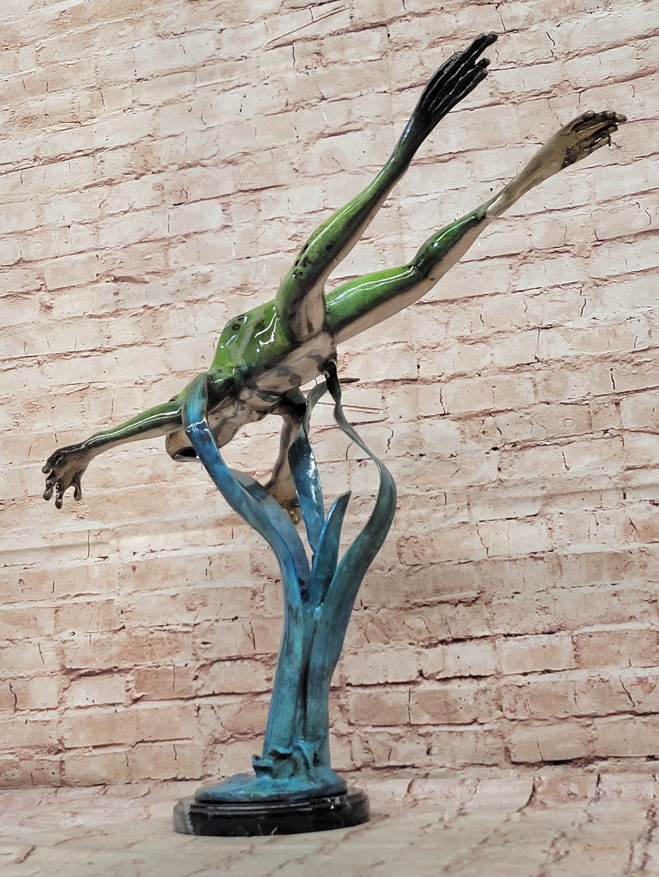 Bull Frog Cast Bronze Garden Statue Home Backyard Decoration Statue