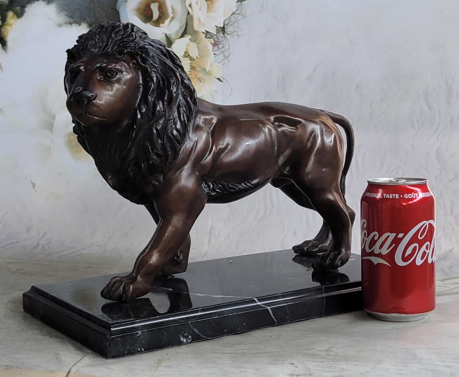 Guardian lion monumental bronze statue large garden statue lion figure sculpture