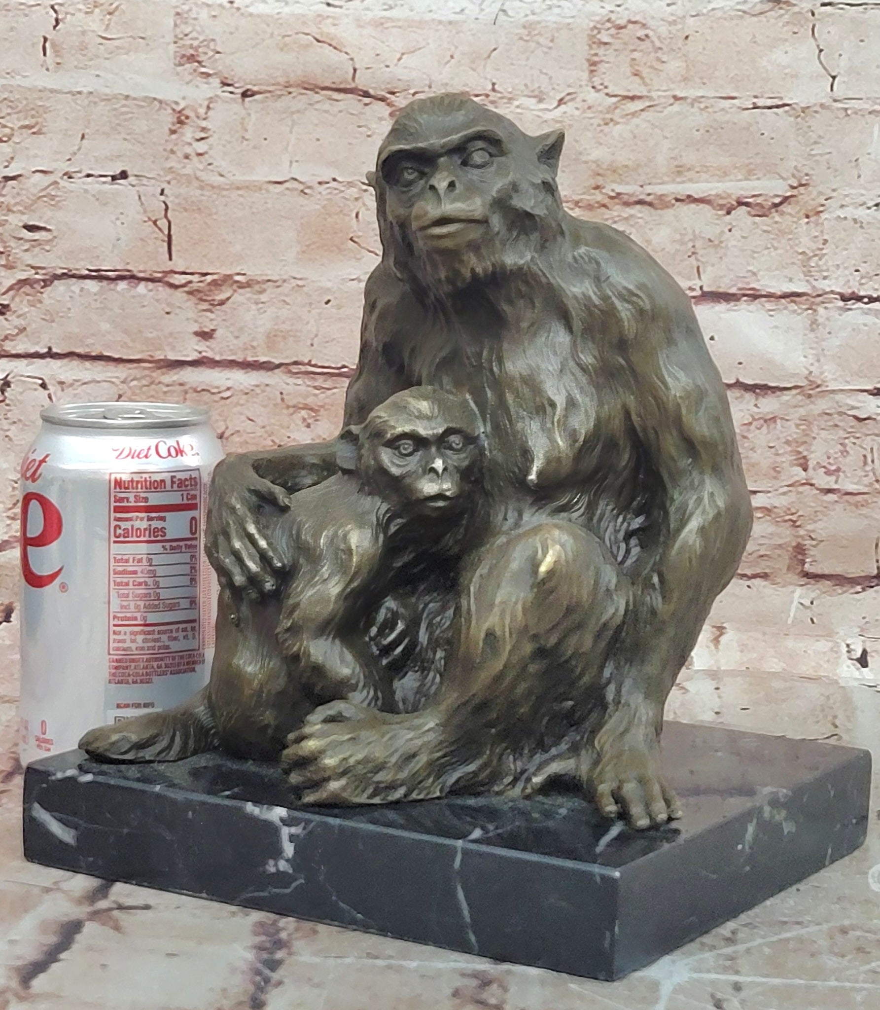 Milo Monkey with Infant Bronze Statue Garden Wildlife Hot Cast Artwork