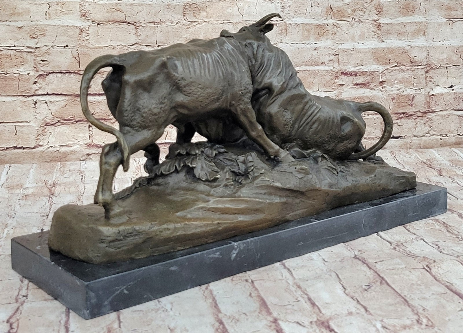 Hot Cast Bronze Figurine: Large Clesinger Fighting Bulls Sculpture, Artwork from Spain
