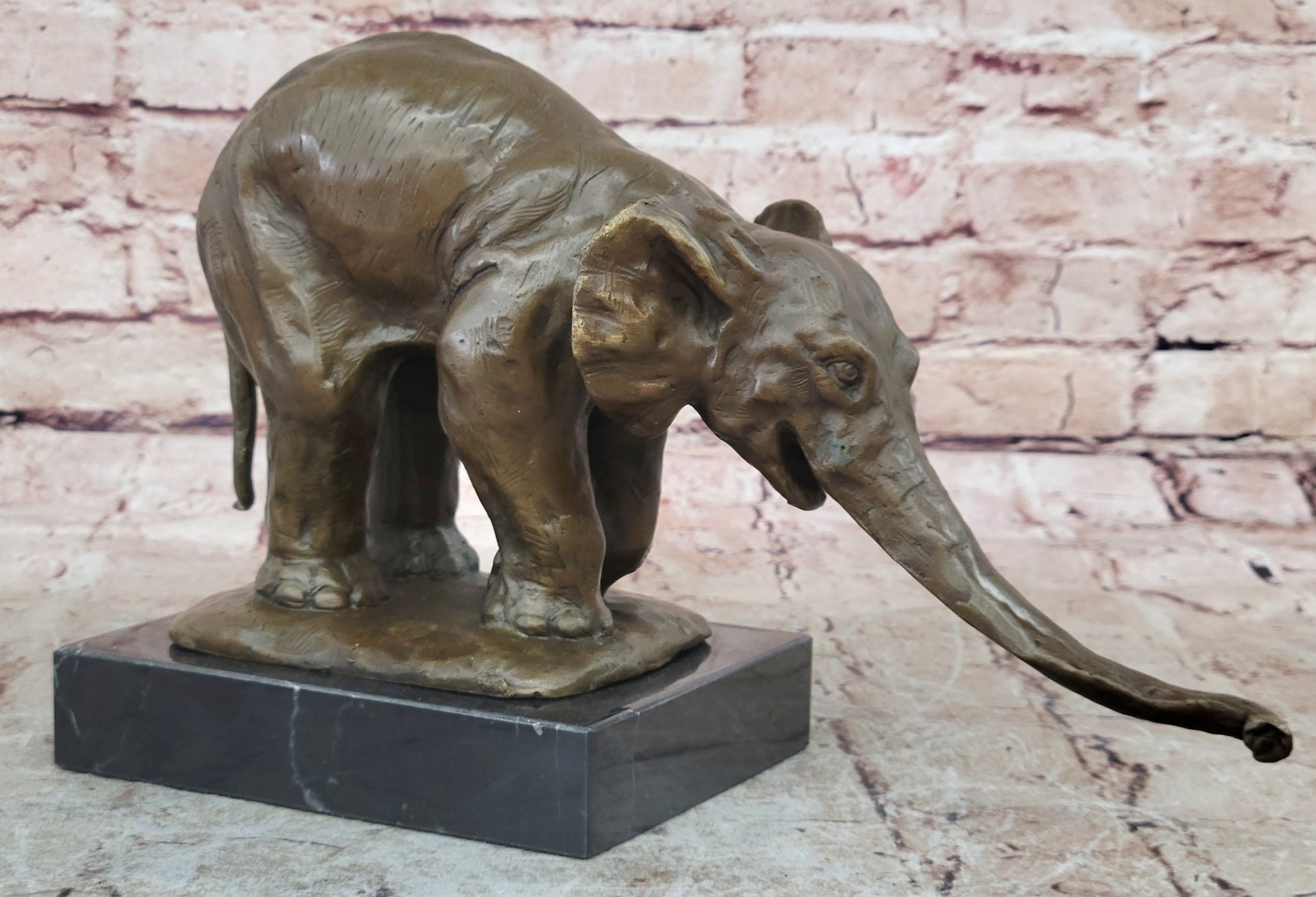 Hot Cast Lucky Elephant by Bugatti Bronze Sculpture Home Cabin Decoration
