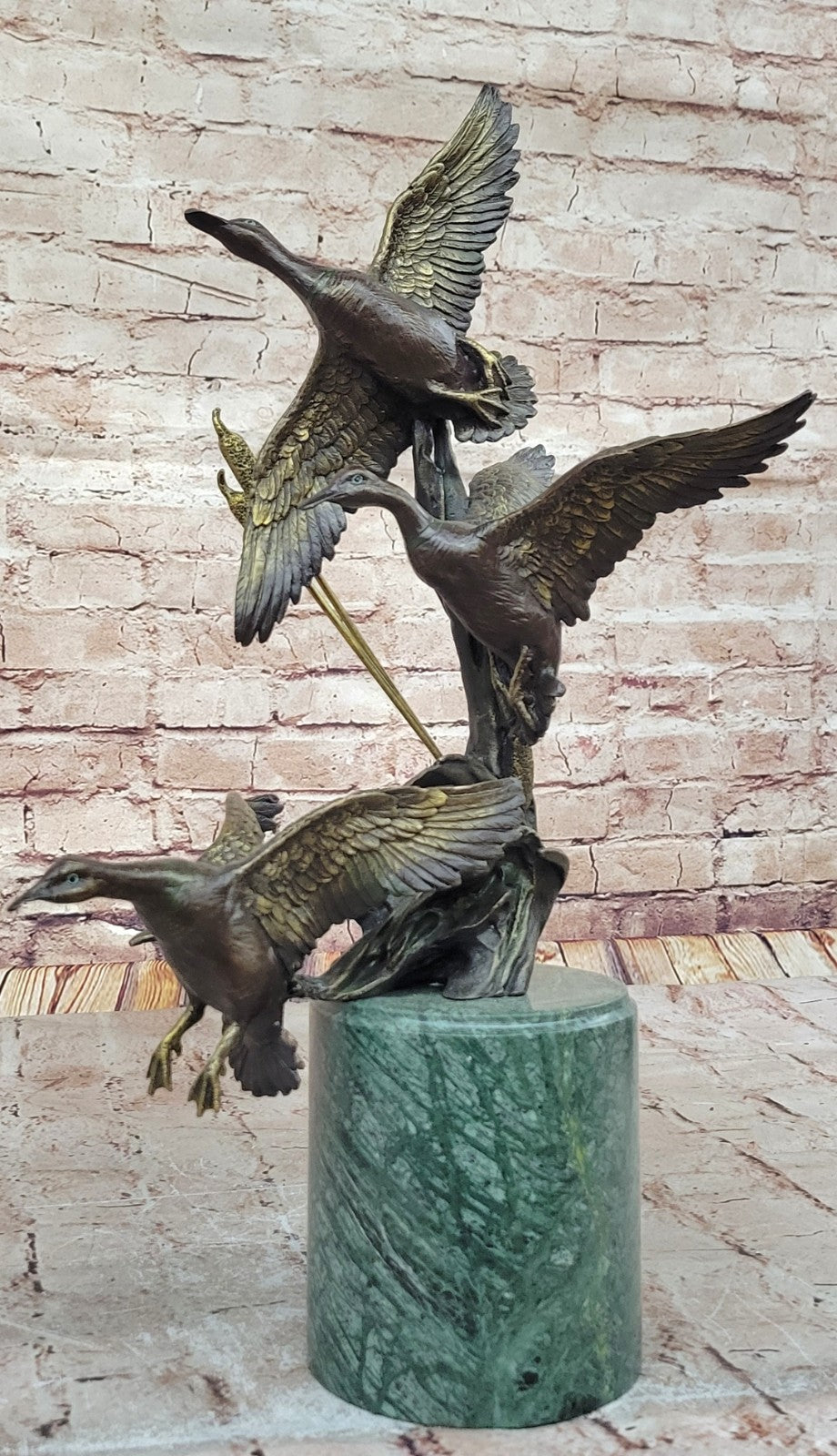 Handcrafted bronze sculpture SALE Hun Marble Art Cabin Wildlife Flight In Duck
