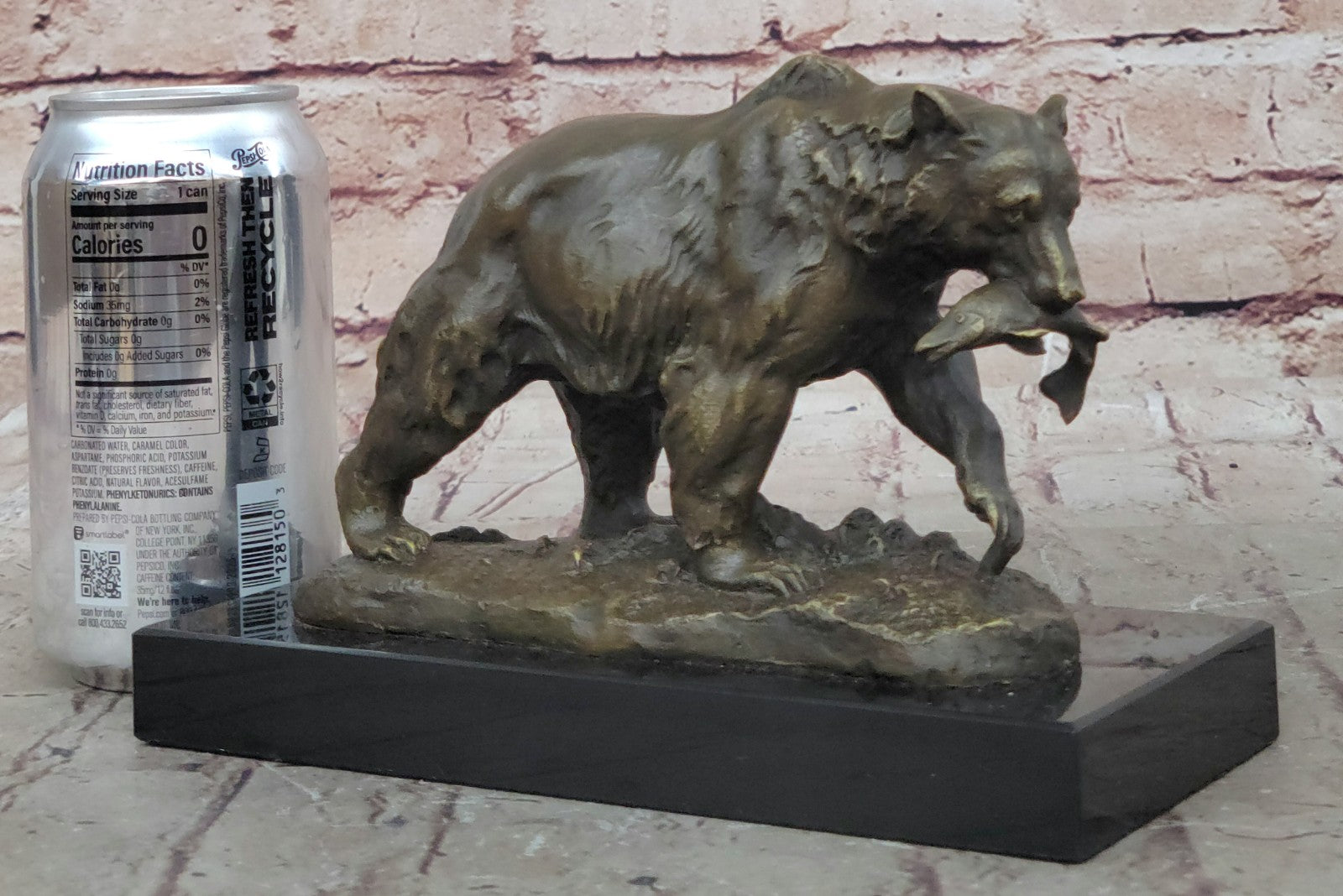 Bronze grizzly bear, fish, bronze sculpture, bronze figure, sculpture, figure