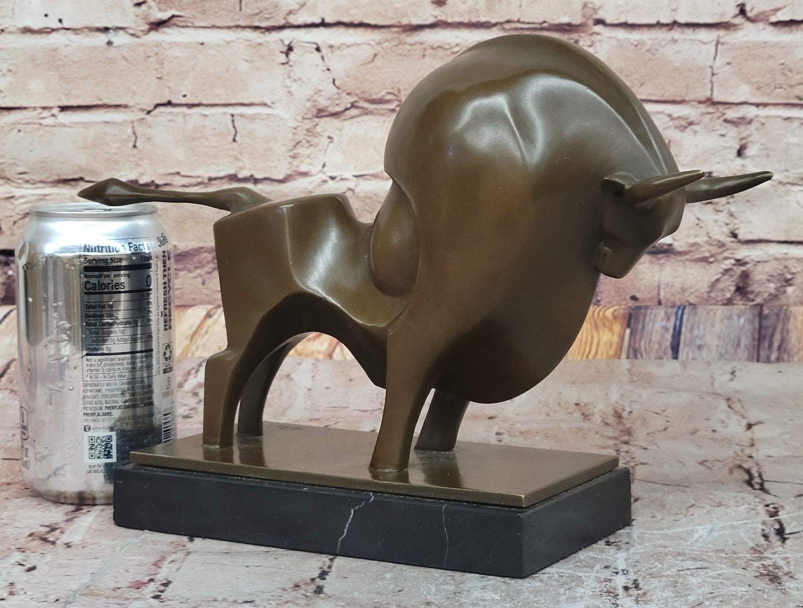 Milo Bronze Bull Statue – Handmade Modern Art Sculpture for Home Decor