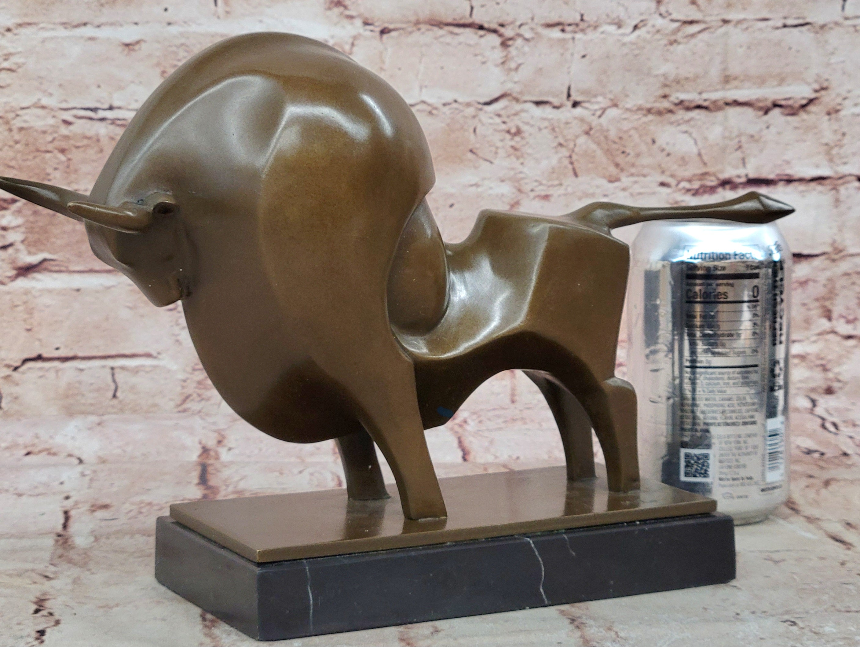 Milo Bronze Bull Statue – Handmade Modern Art Sculpture for Home Decor