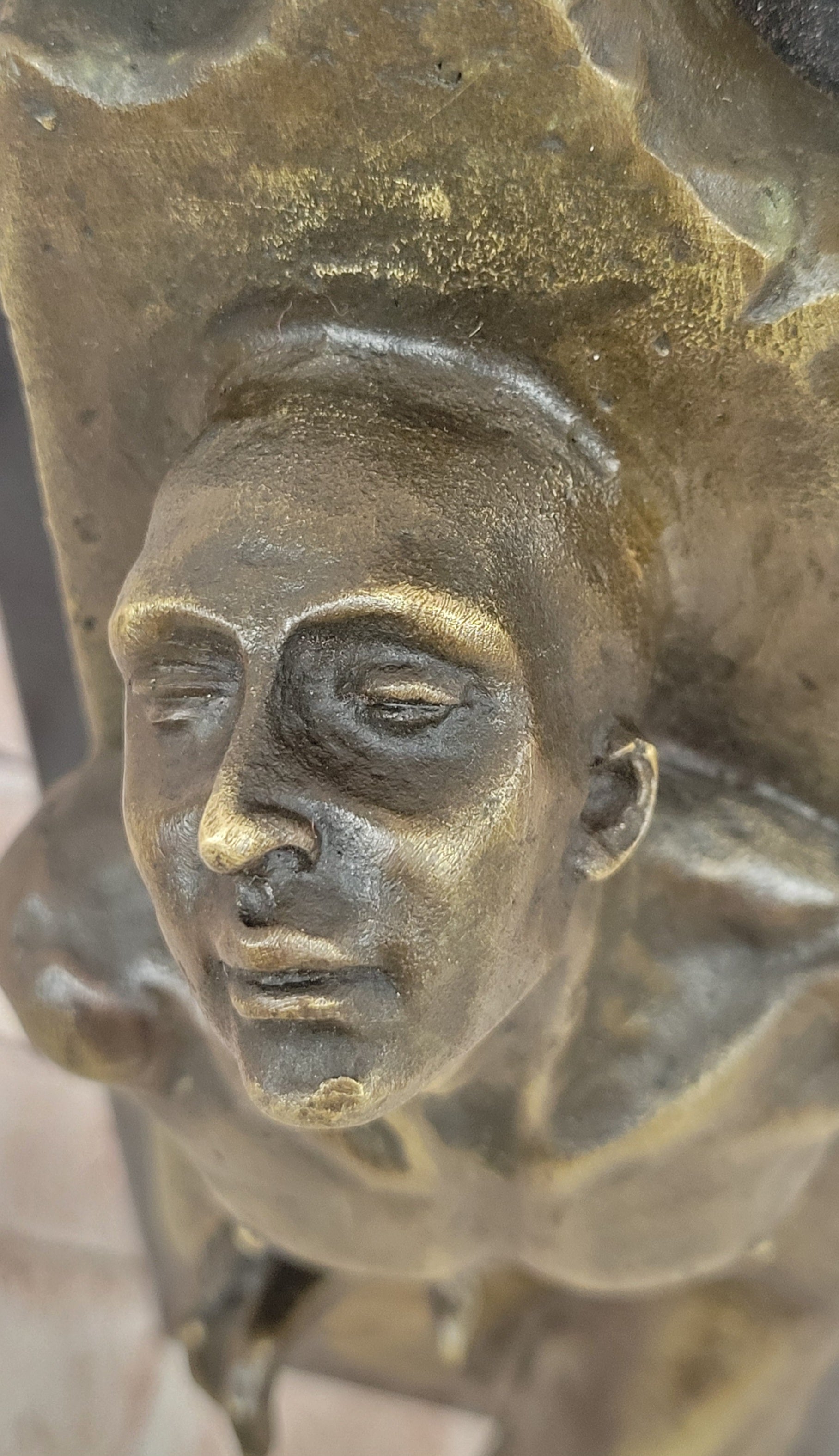 Modern art bronze man 3D Dimensional sculpture Hot Cast Figurine Sale