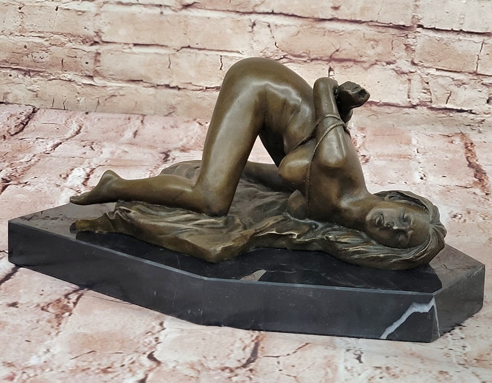 BRONZE SM-BONDAGE FIGUR + HANDCUFFS EROTIKA FIGUR HOT sexy STRAPS LADY gefesse