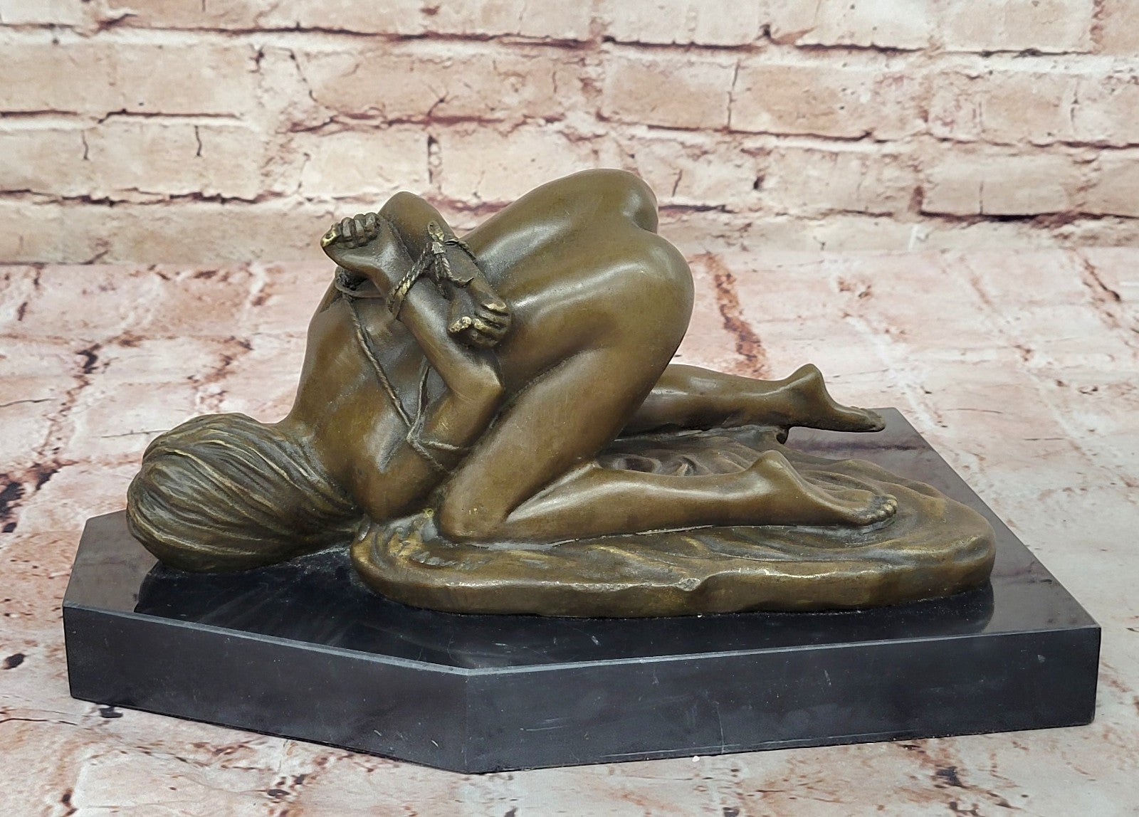 BRONZE SM-BONDAGE FIGUR + HANDCUFFS EROTIKA FIGUR HOT sexy STRAPS LADY gefesse