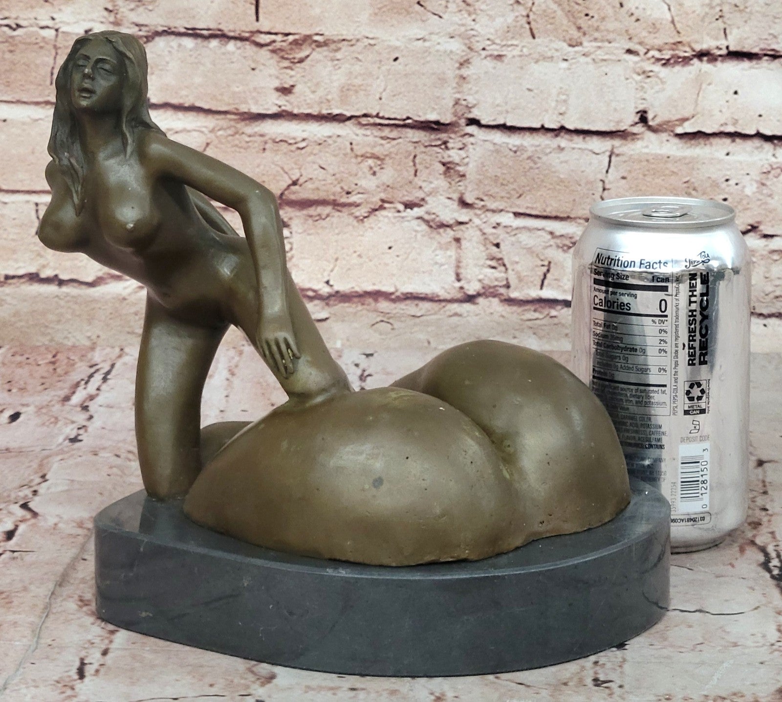 Abstract Modern Erotic Art Sexy Gal Showing Big Ass Bronze Sculpture Figurine