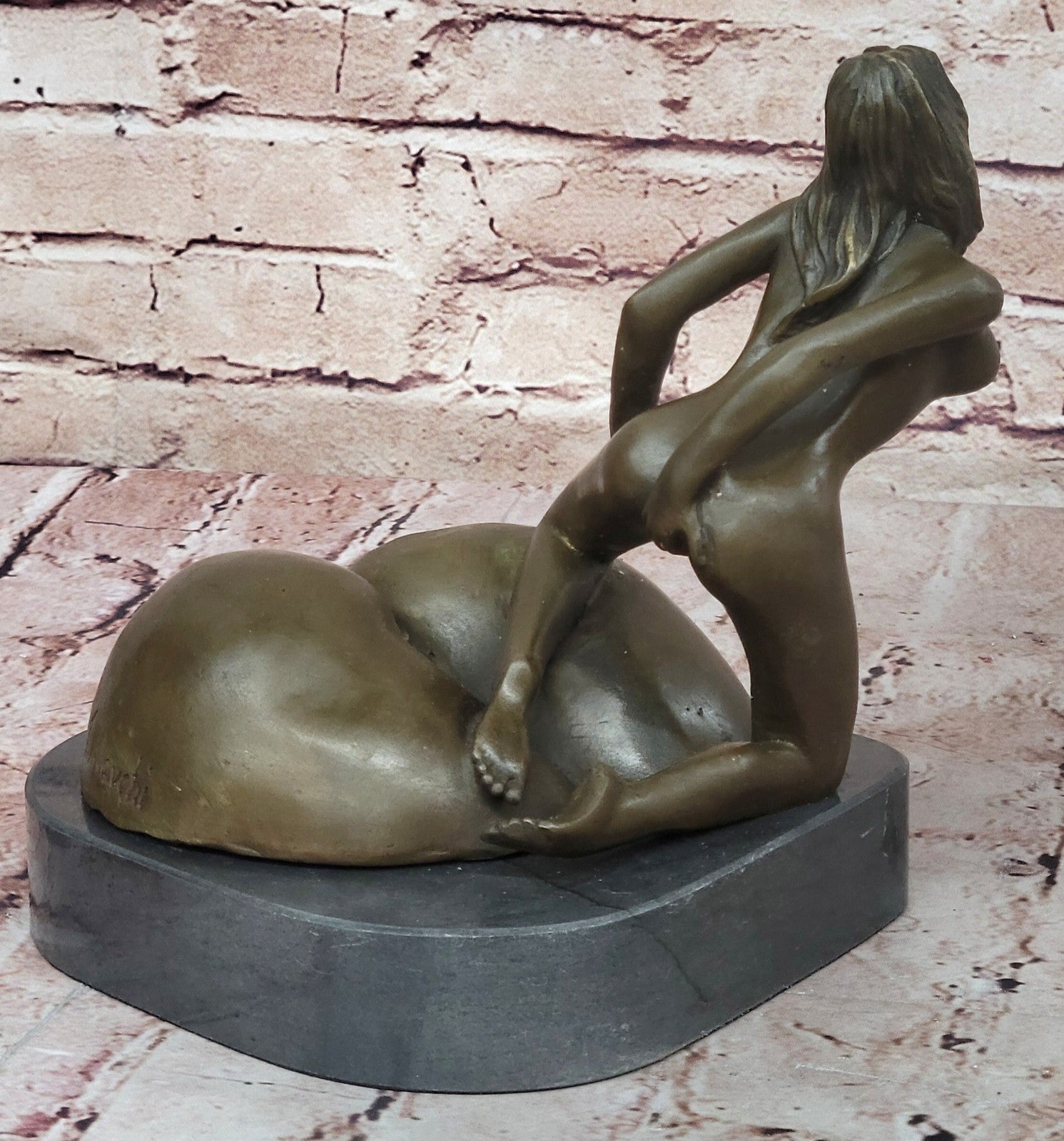 Abstract Modern Erotic Art Sexy Gal Showing Big Ass Bronze Sculpture Figurine