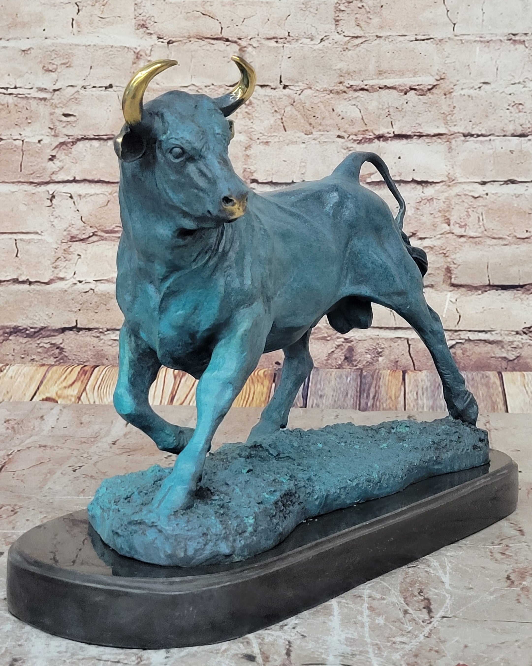 PABLO PICASSO HOMMAGE - BRONZE SCULPTURE - " THE BIG BULL " - 100 % BRONZE SALE
