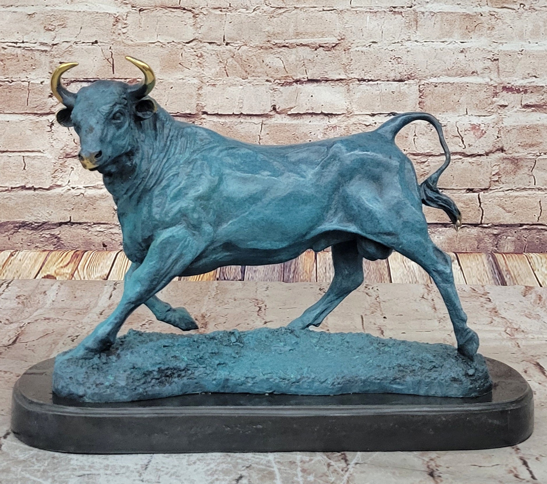 PABLO PICASSO HOMMAGE - BRONZE SCULPTURE - " THE BIG BULL " - 100 % BRONZE SALE