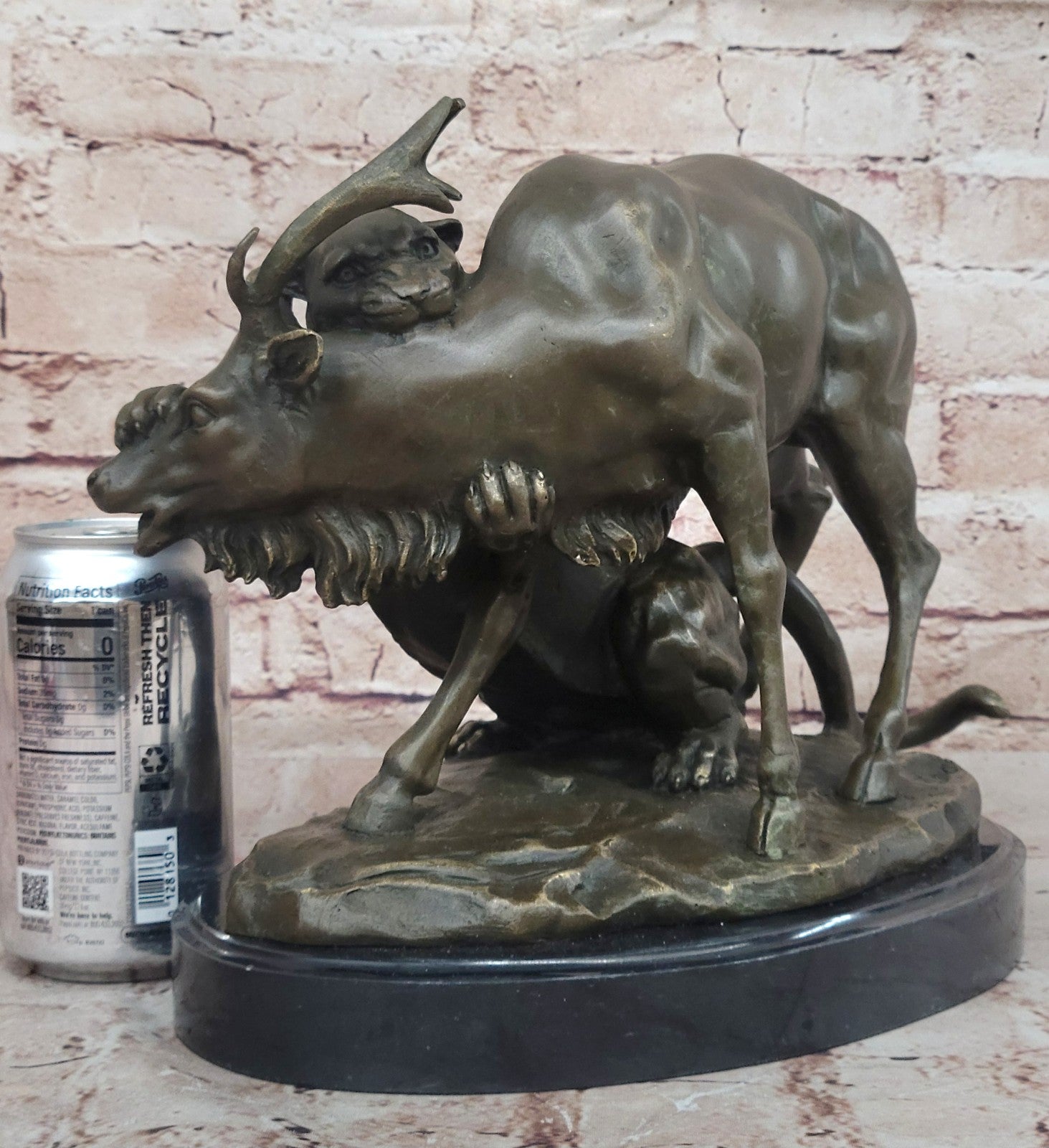 CONFRONTATION BETWEEN LION AND ELK DEER BRONZE STATUE SCULPTURE DÉCOR