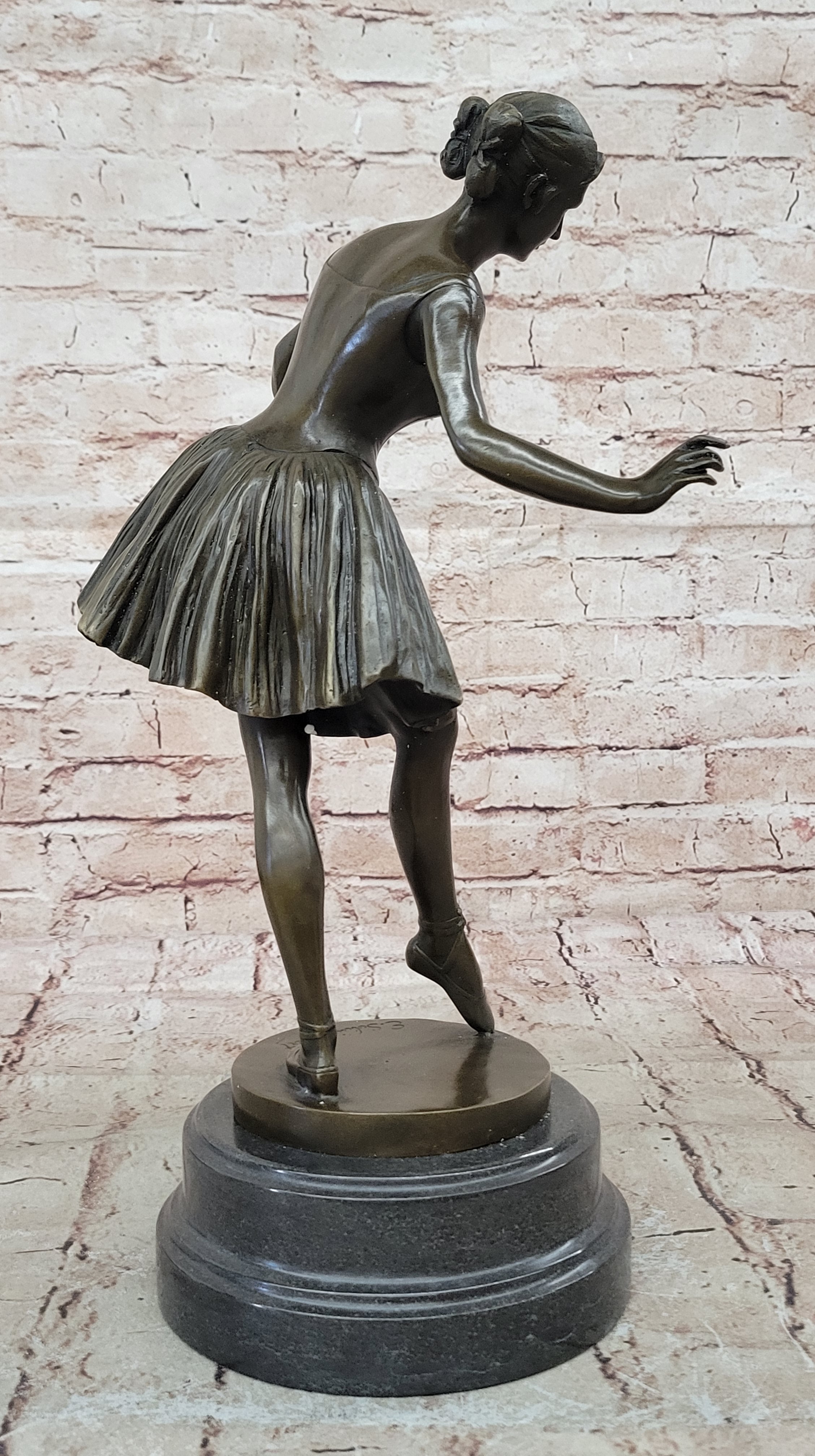 Statue en bronze style Art Déco danseuse au cerceau reproduction Colbert 39 cm