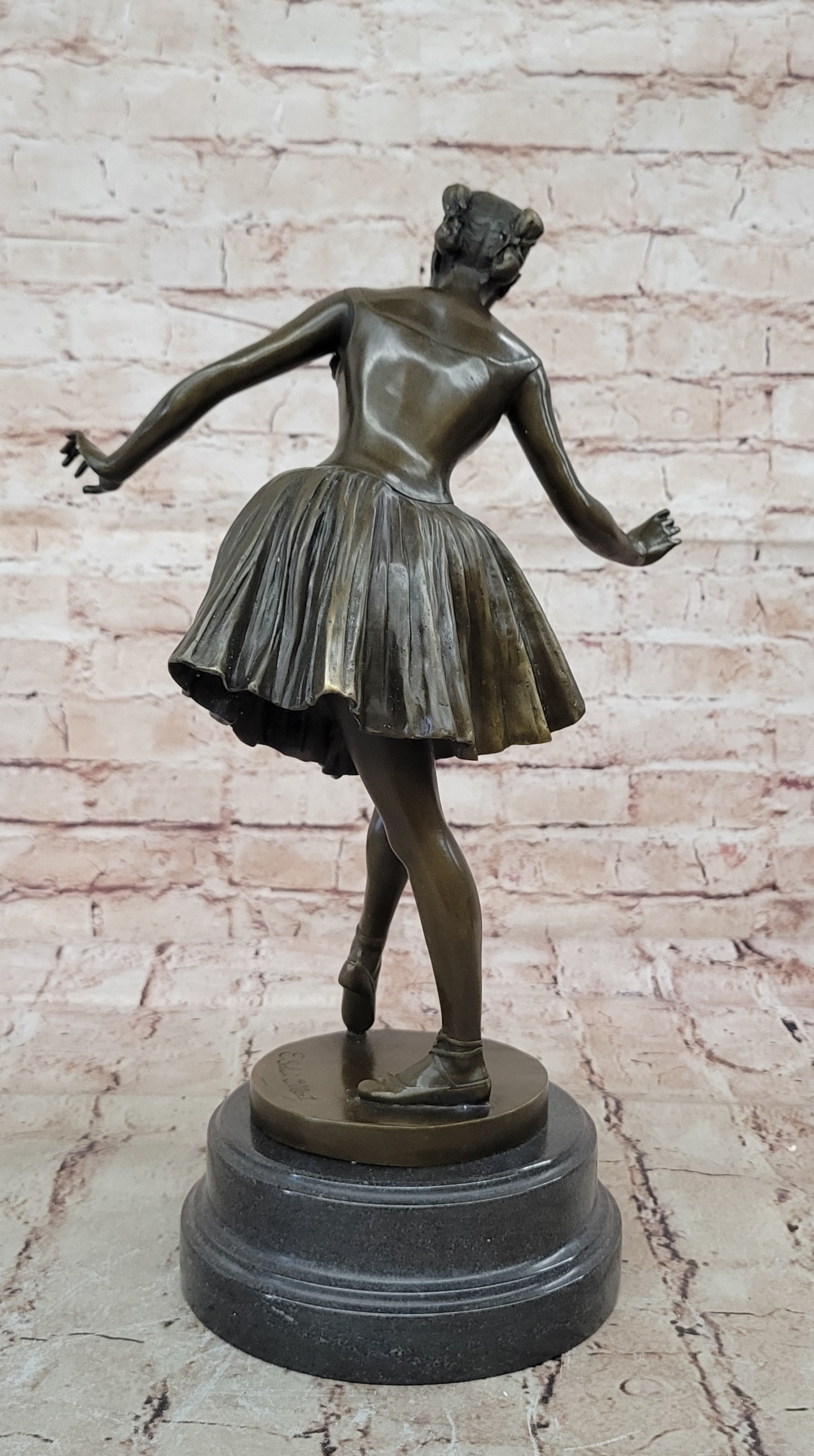 Statue en bronze style Art Déco danseuse au cerceau reproduction Colbert 39 cm