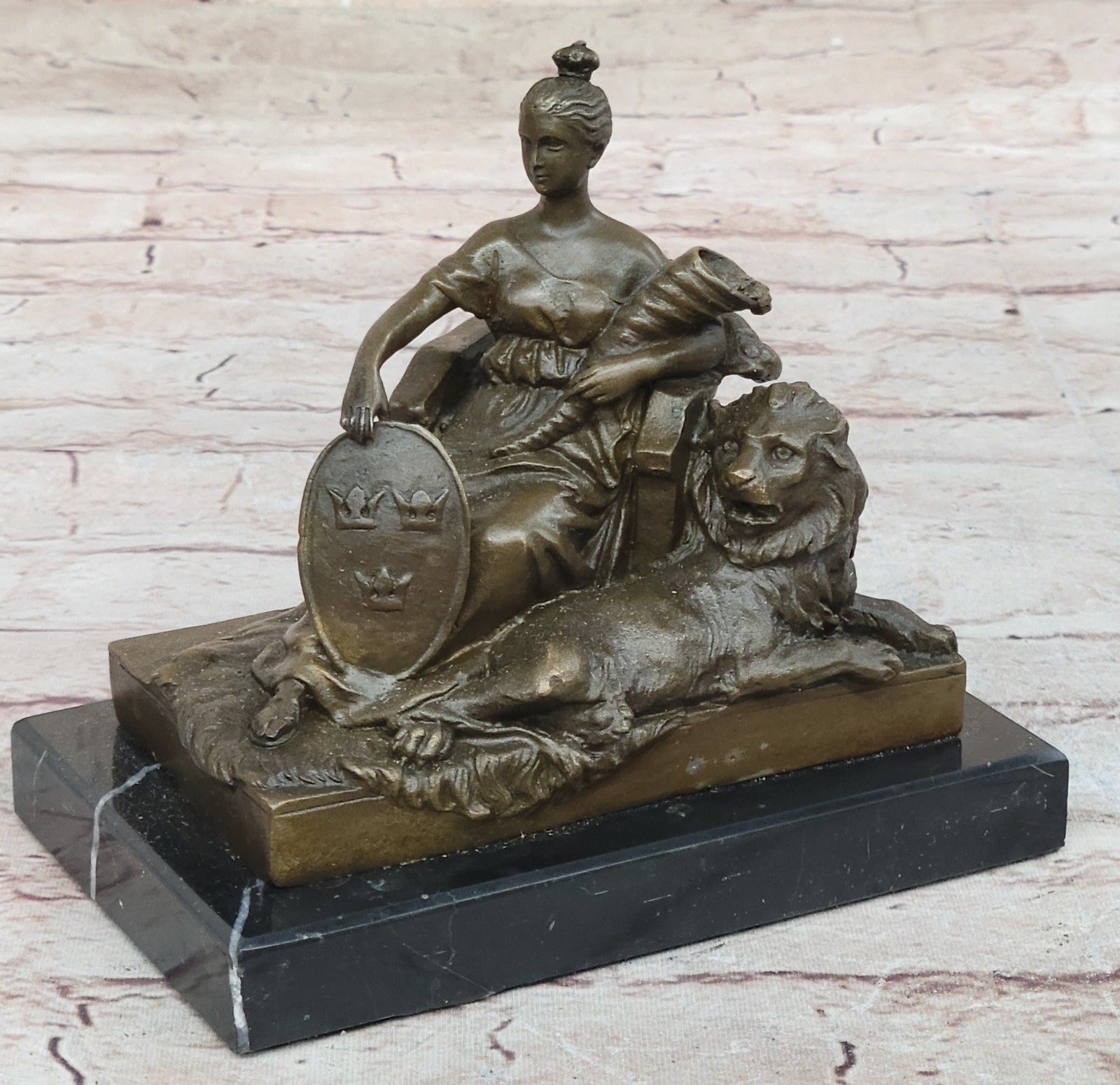 VINTAGE OPULENT BRONZE STATUE OF ROYAL WOMAN FIGURINE FIGURE SCULPTURE LADY