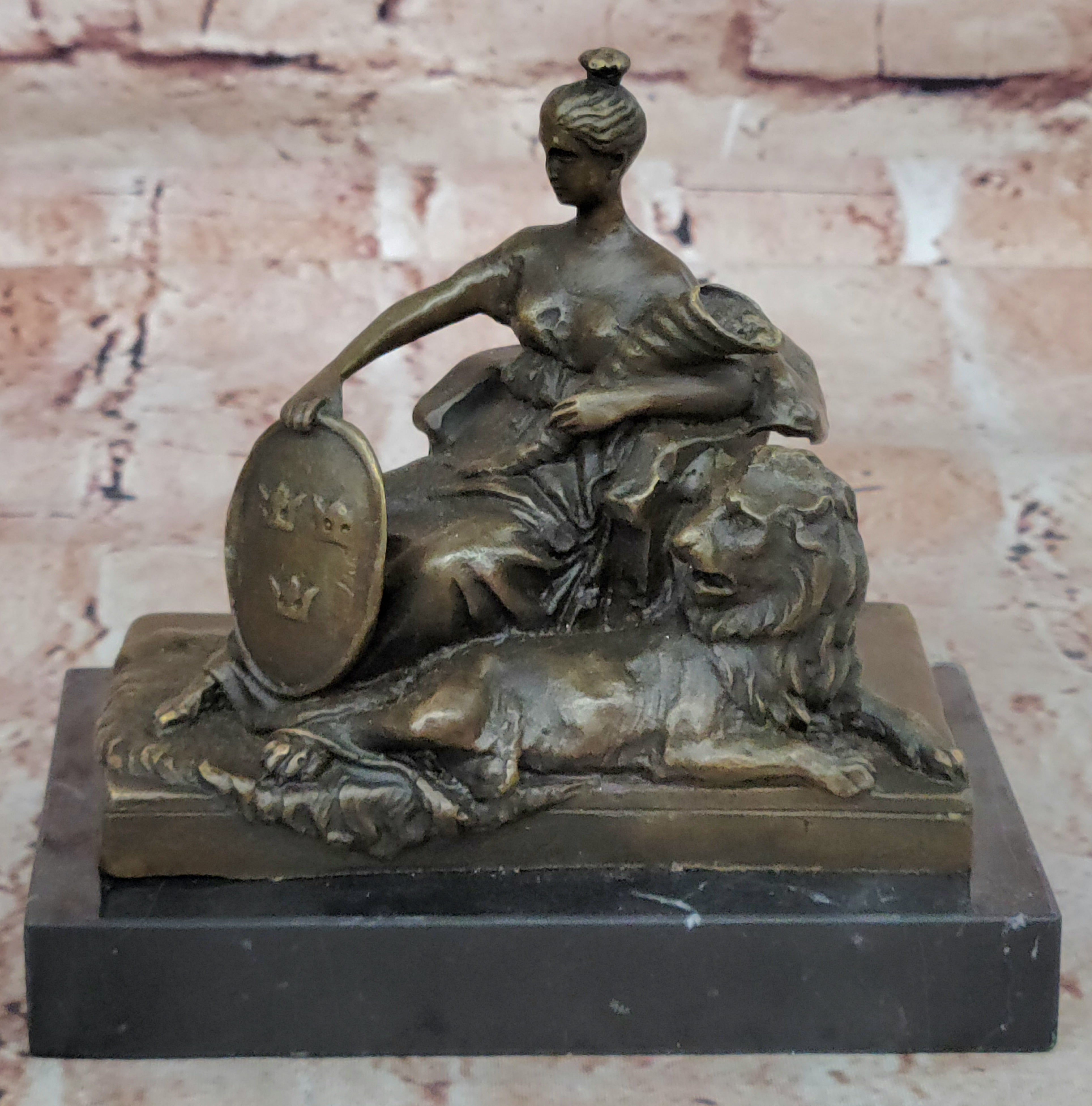 VINTAGE OPULENT BRONZE STATUE OF ROYAL WOMAN FIGURINE FIGURE SCULPTURE LADY