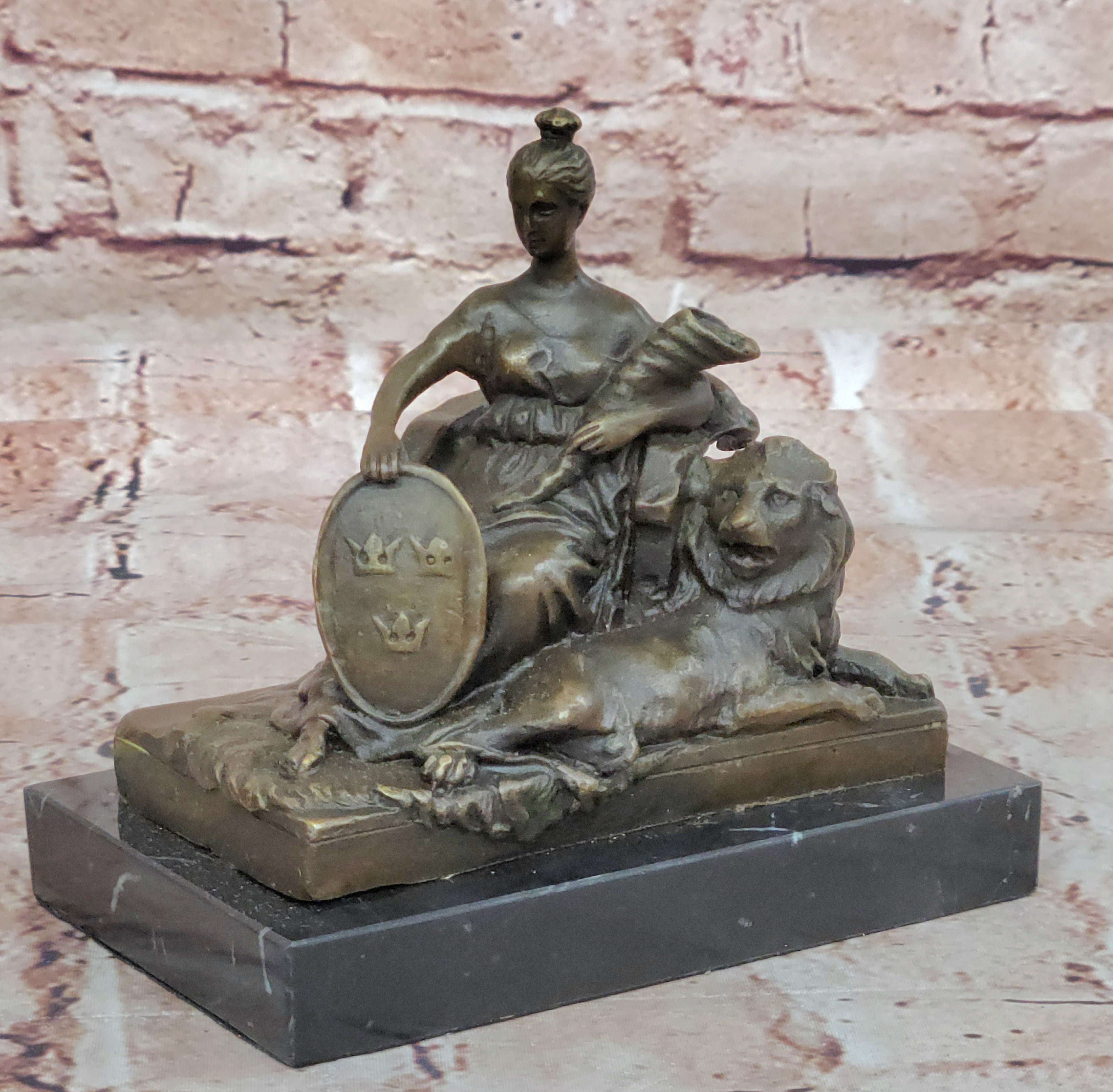 VINTAGE OPULENT BRONZE STATUE OF ROYAL WOMAN FIGURINE FIGURE SCULPTURE LADY