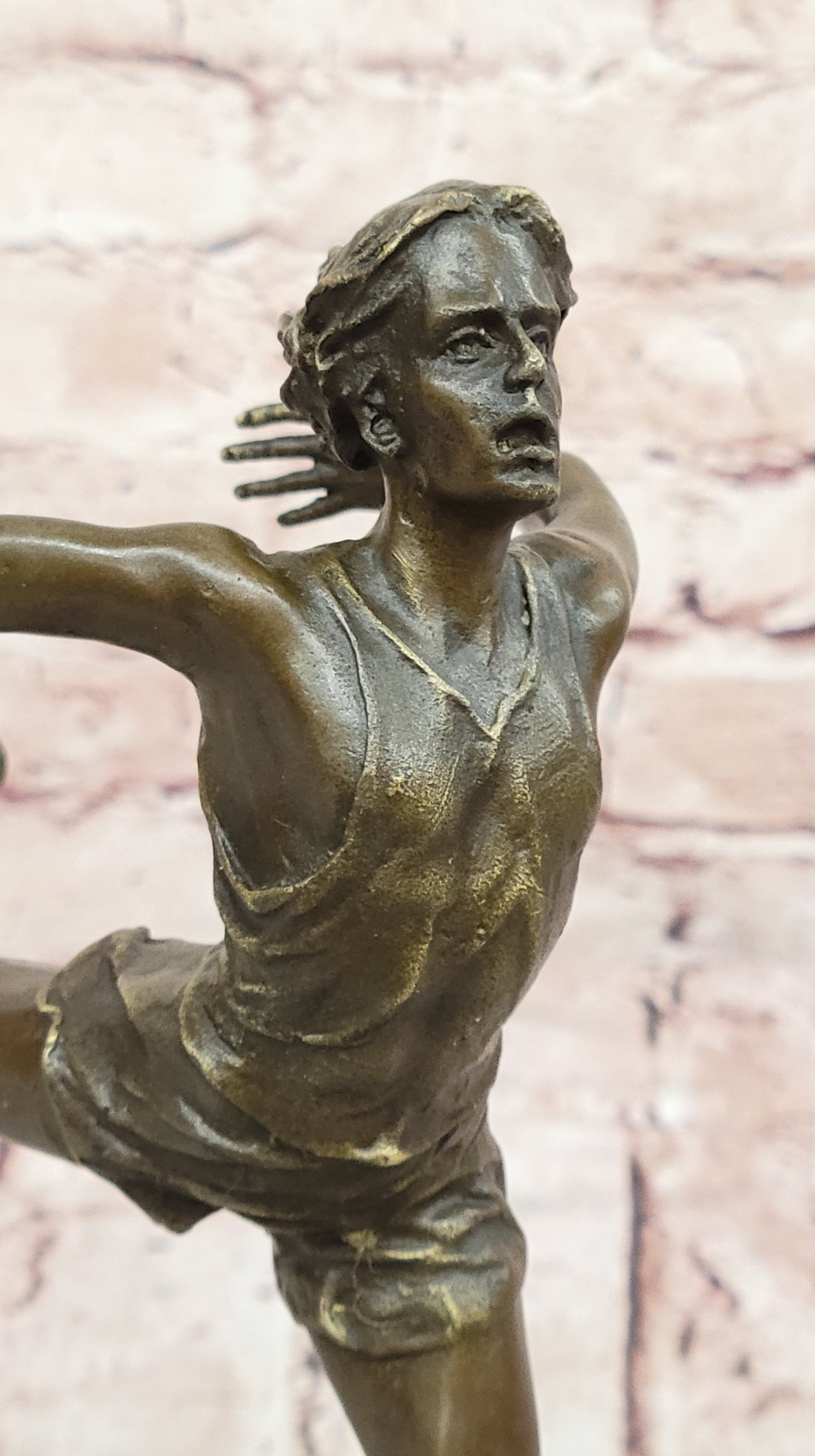 Bronze sculpture of a track and field runner in the starting Original by M.Lopez