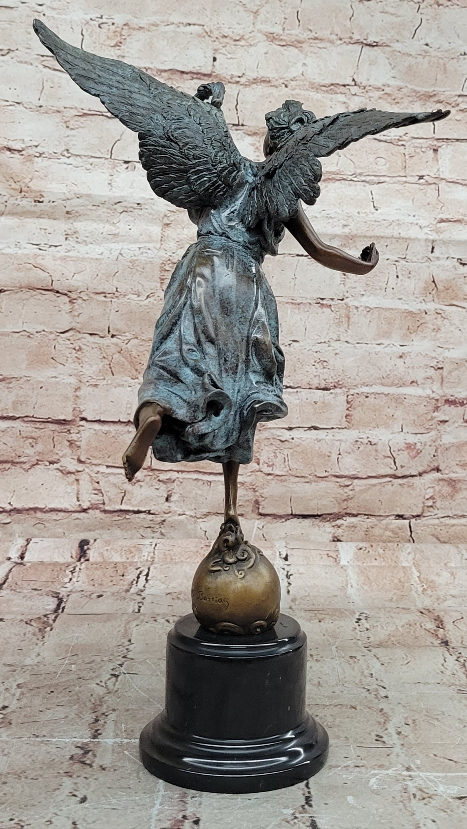 Classic Bronze Winged Victory Nike Sculpture Laurel Wreath Marble Statue