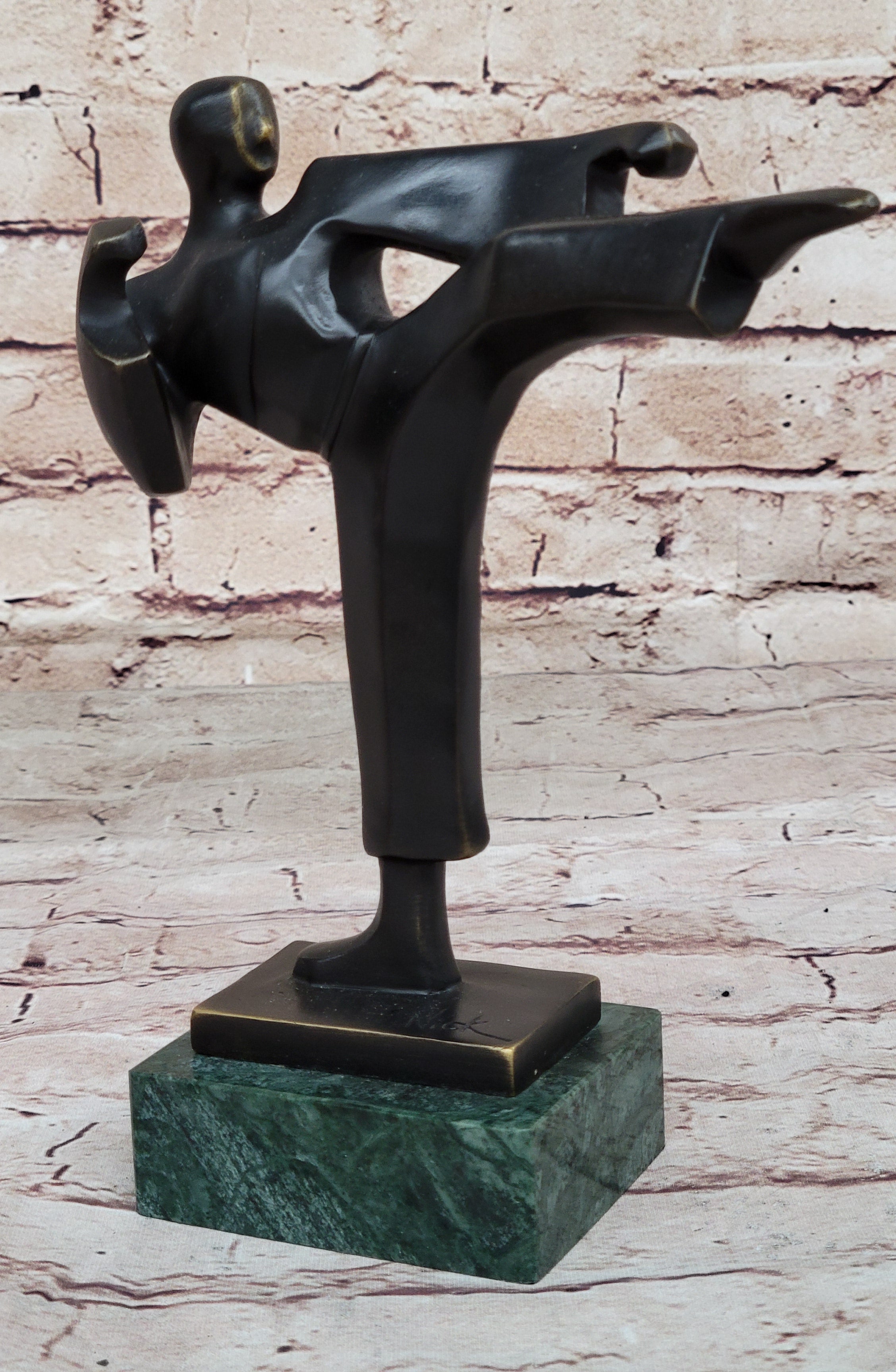 European Finery Design Bronze excellent Man exercise martial arts karate Statue