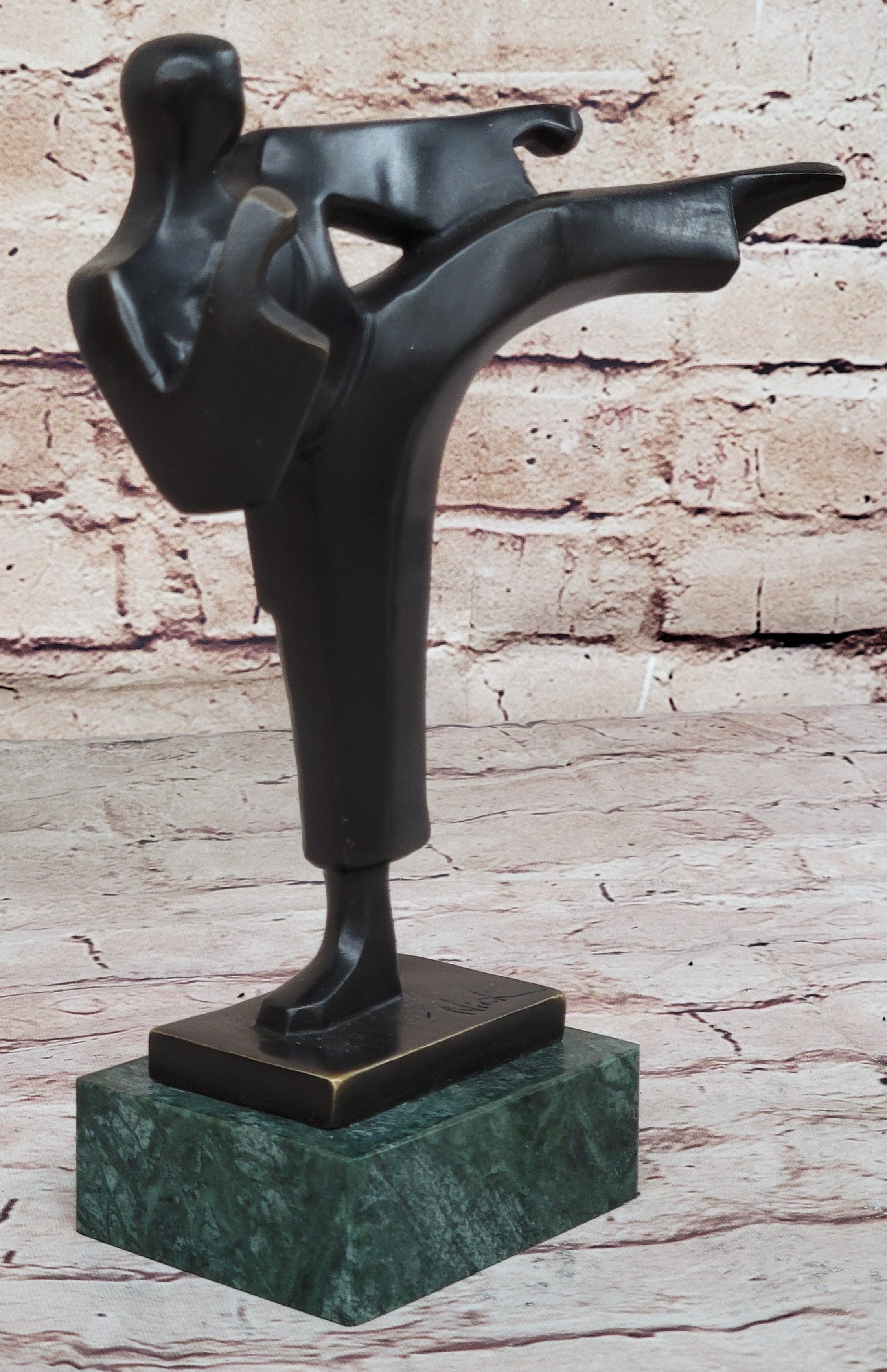 European Finery Design Bronze excellent Man exercise martial arts karate Statue