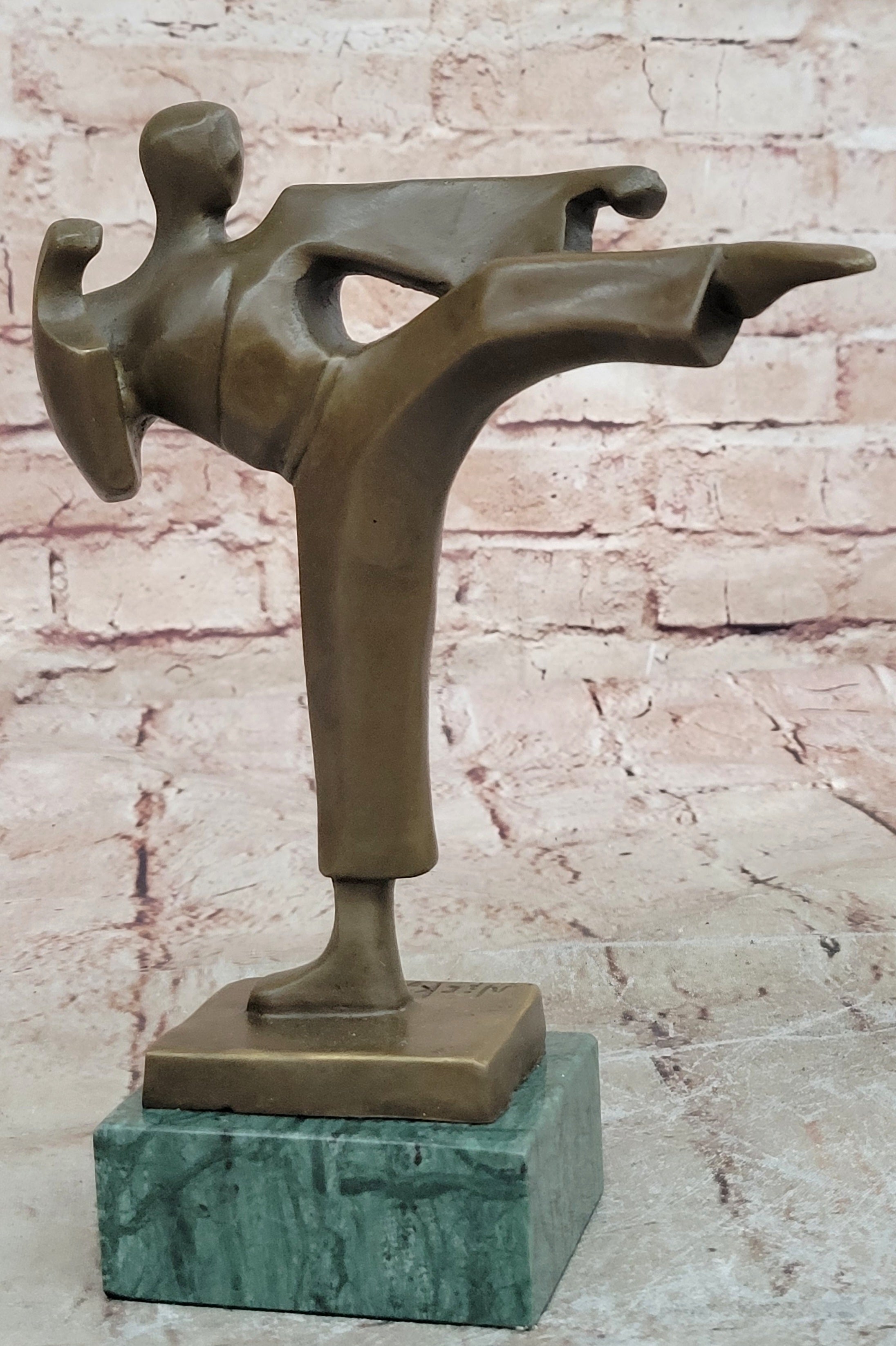 European Finery Design Bronze excellent Man exercise martial arts karate Statue