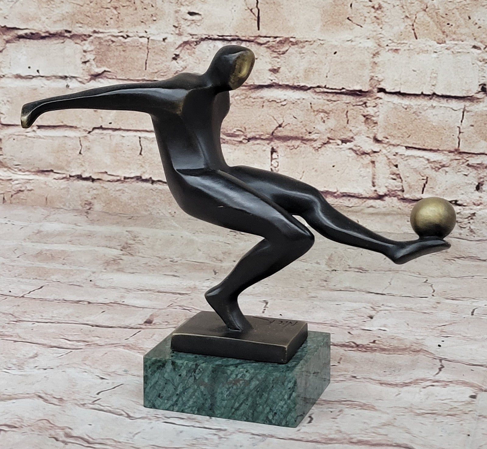 100% Real Bronze Hand Made Modern Art Trophy Soccer Player Sculpture Figurine