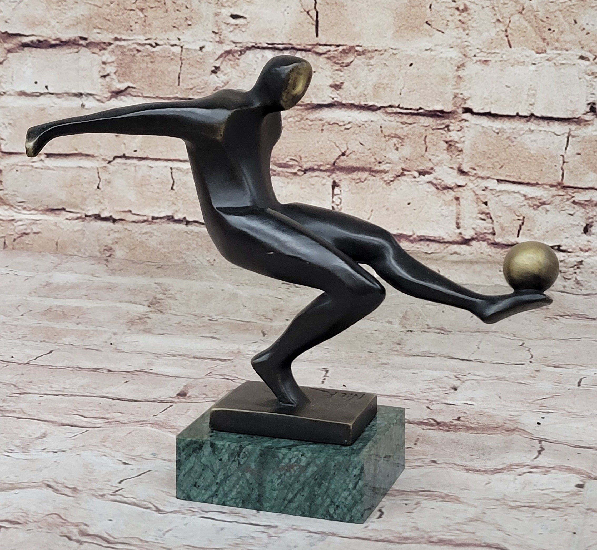 100% Real Bronze Hand Made Modern Art Trophy Soccer Player Sculpture Figurine