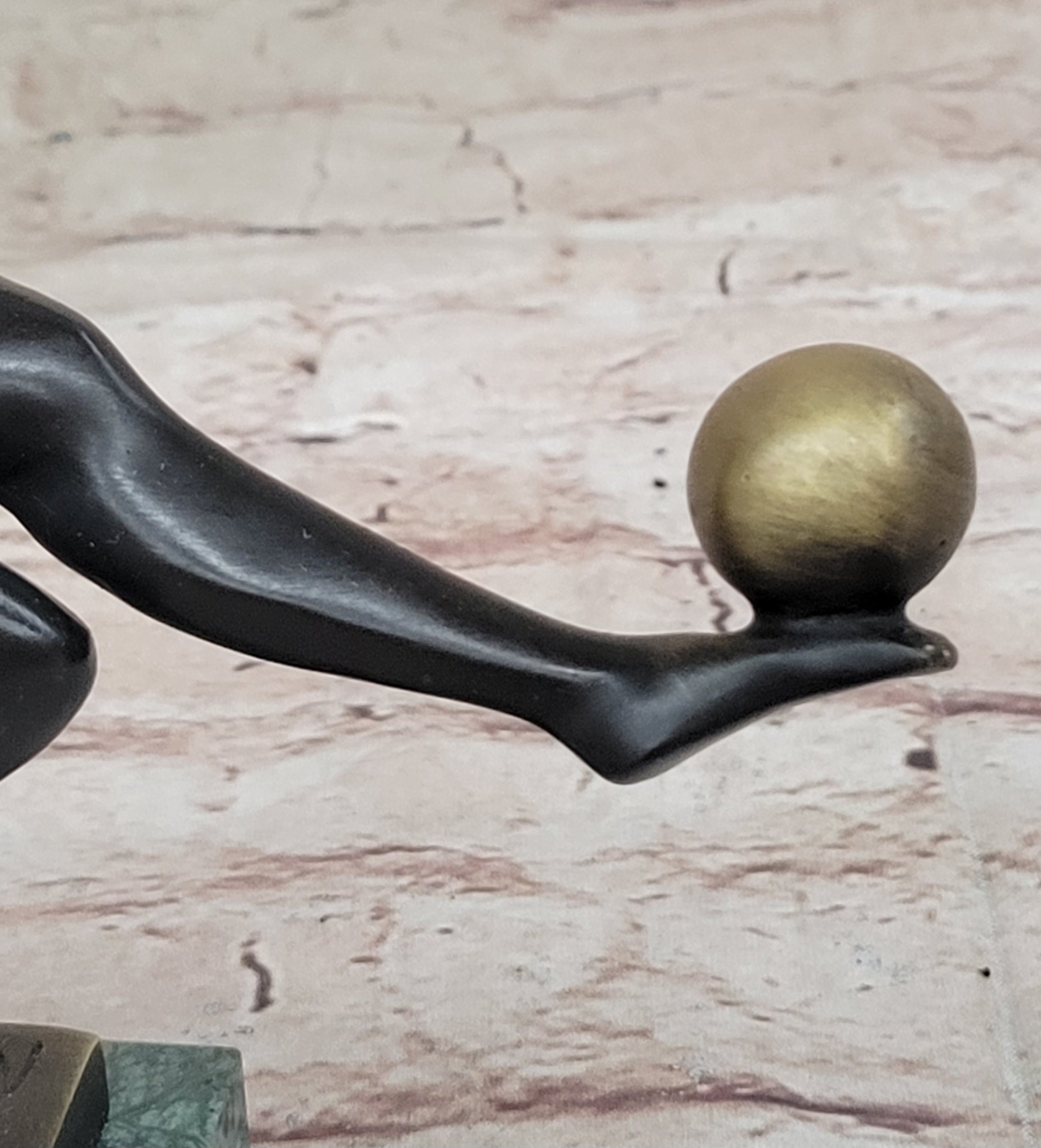 100% Real Bronze Hand Made Modern Art Trophy Soccer Player Sculpture Figurine