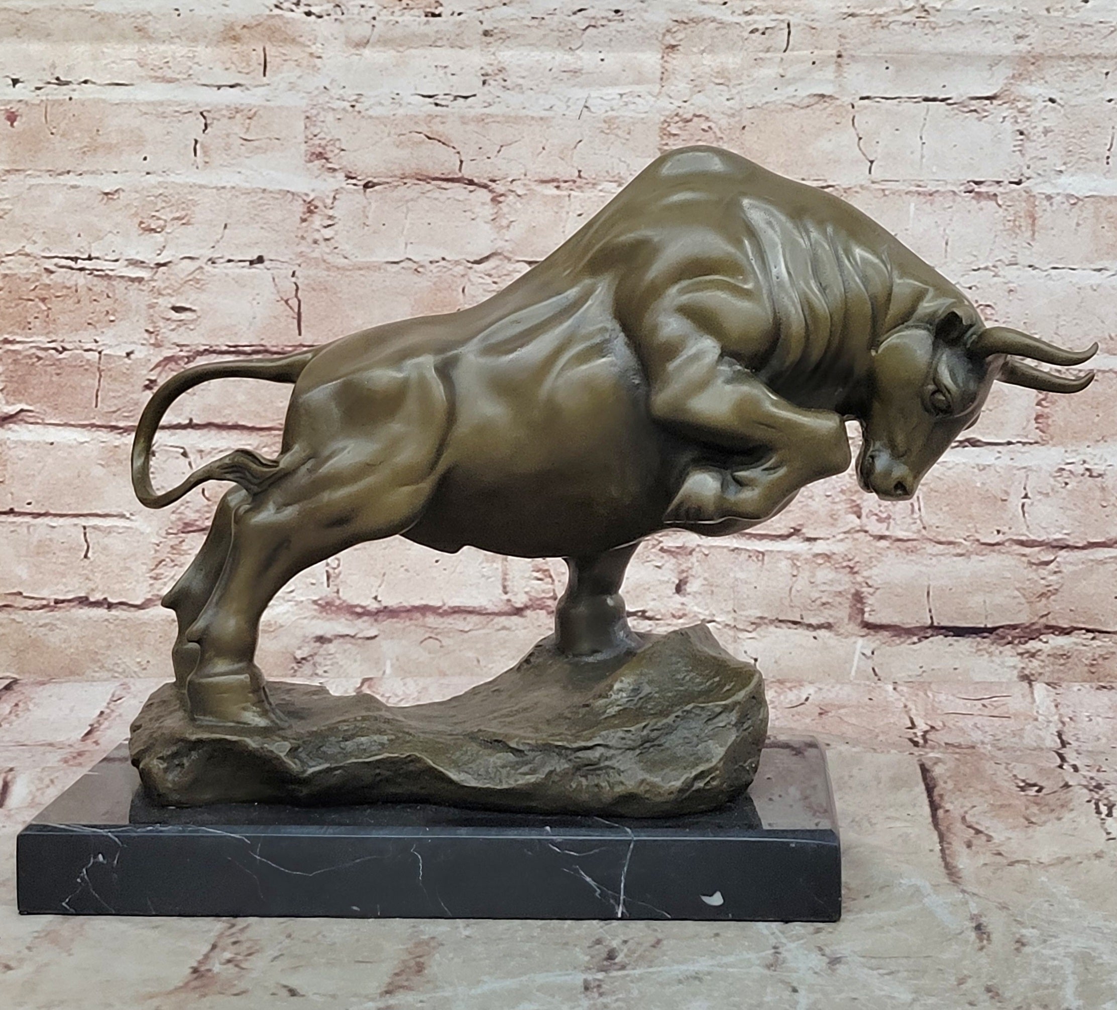 Gorgeous Special Patina Stock Market Bull Natural Wooden Base Bronze Figurine NR